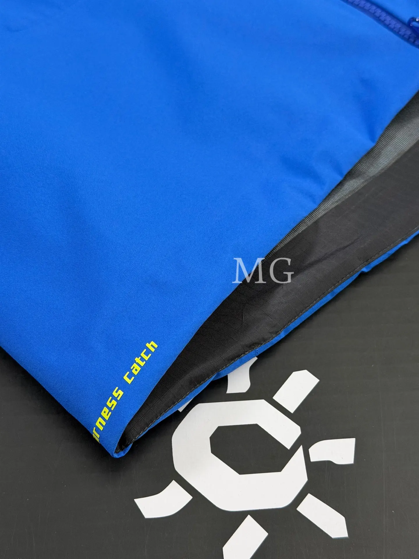 MONT-X Waterproof GORE-TEX Hardshell Jacket D44020765 — view 5