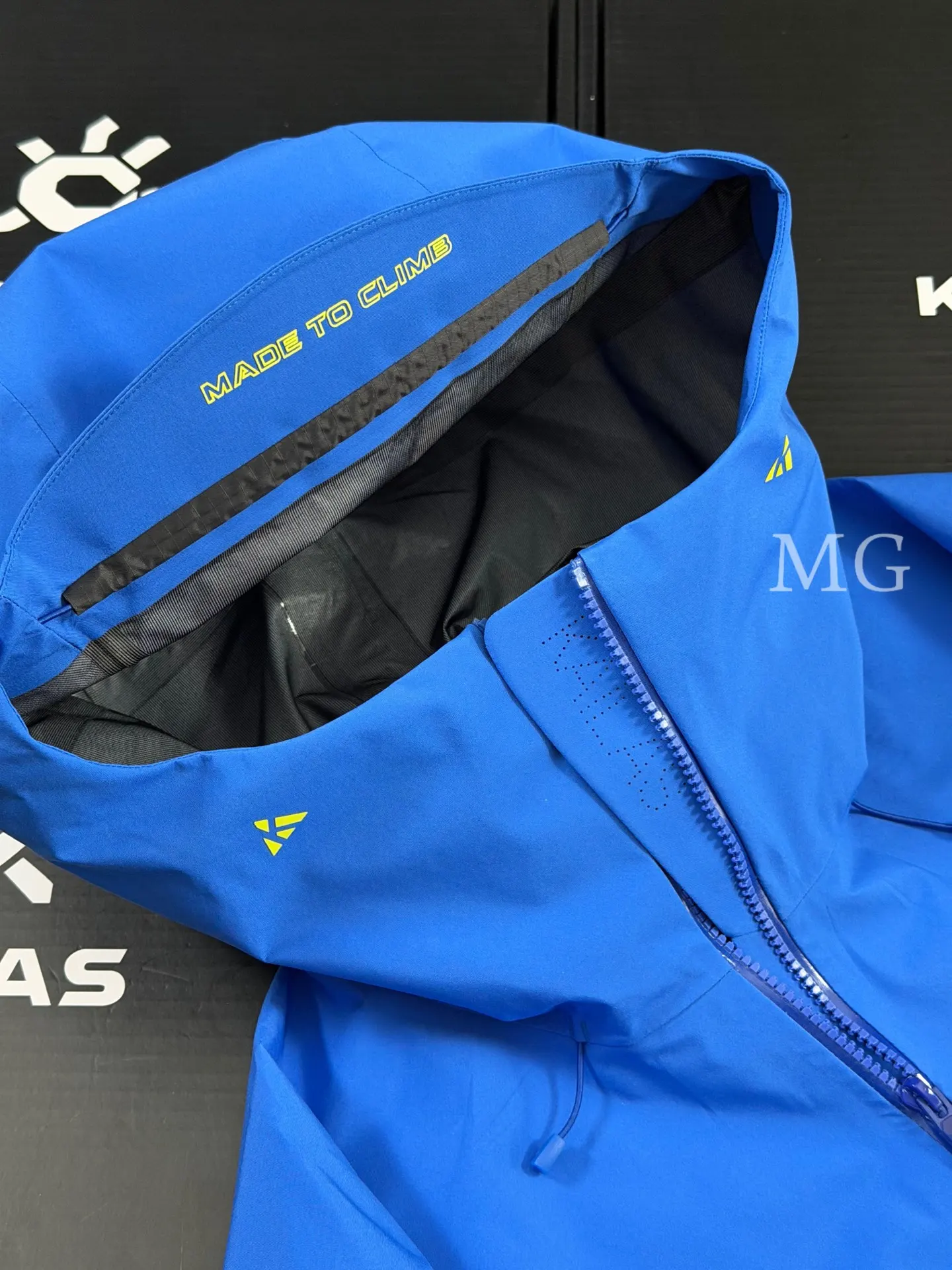 MONT-X Waterproof GORE-TEX Hardshell Jacket D44020765 — view 6