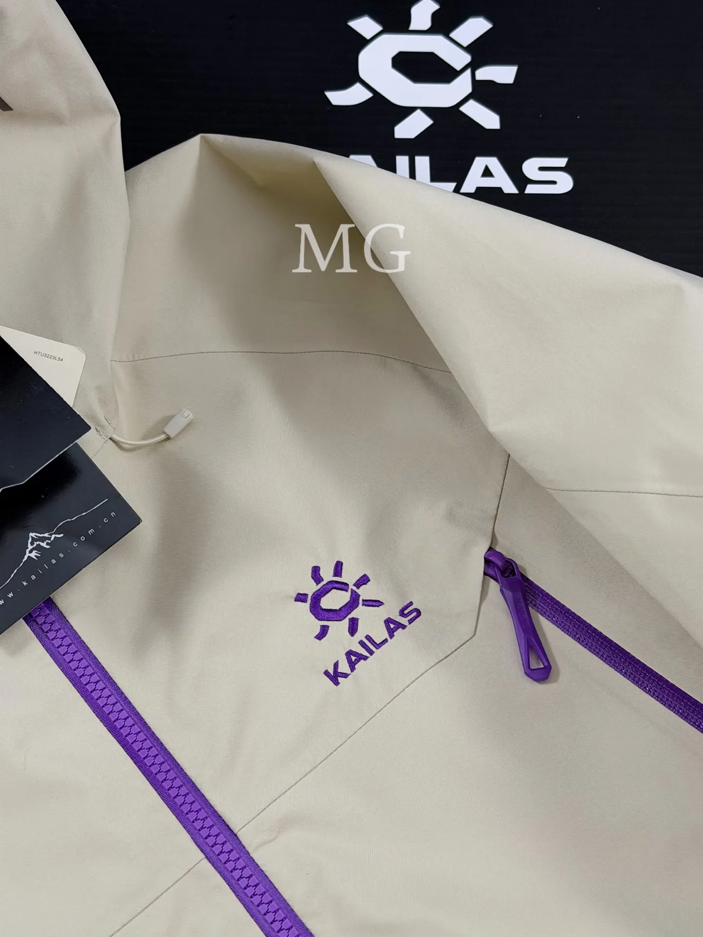 Mont-X Waterproof Hardshell Hooded Jacket D44020764 — view 2