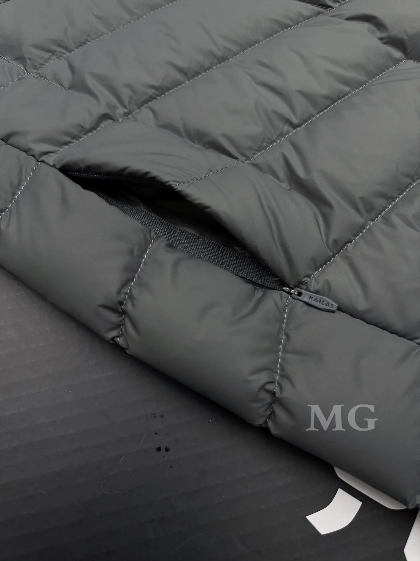 GT Zero 900FP Lightweight Hooded Down Jacket D44020692 — view 5