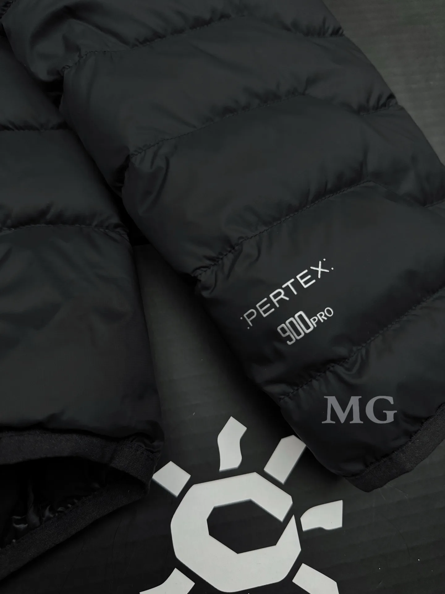 GT Zero Lightweight Hooded Down Puffer Jacket D44020689 — view 4
