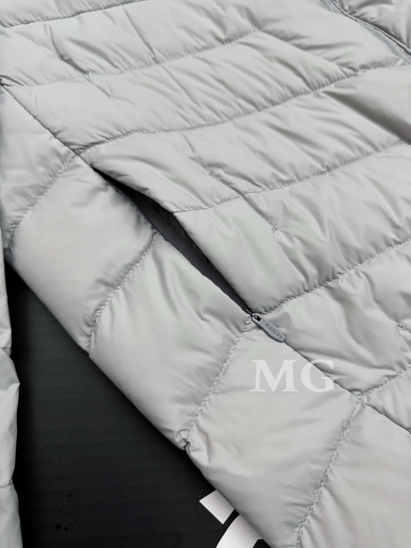 GT Zero Lightweight Hooded Down Jacket D44020690 — view 5