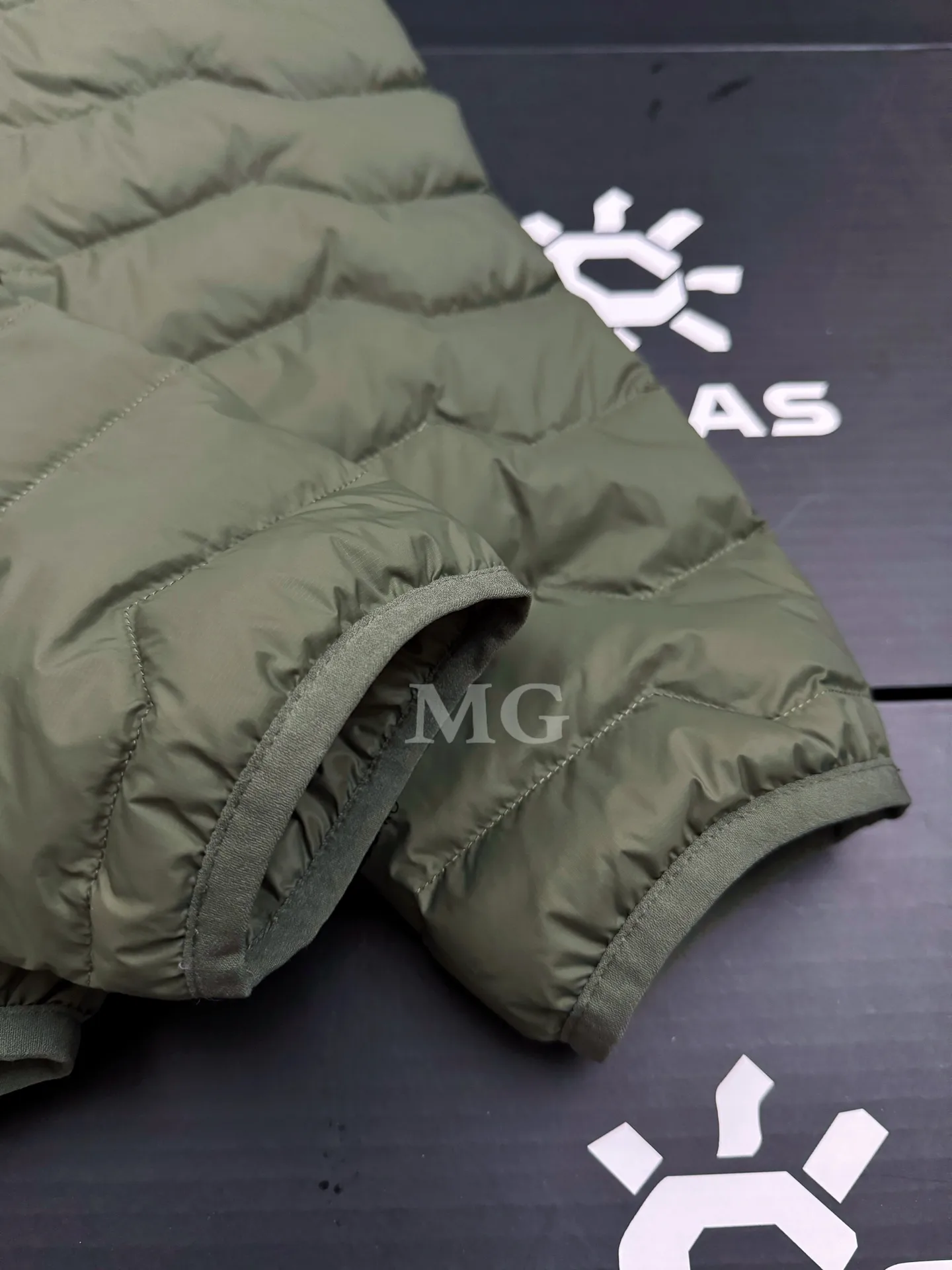GT Zero Lightweight Hooded Down Jacket D44020691 — view 6