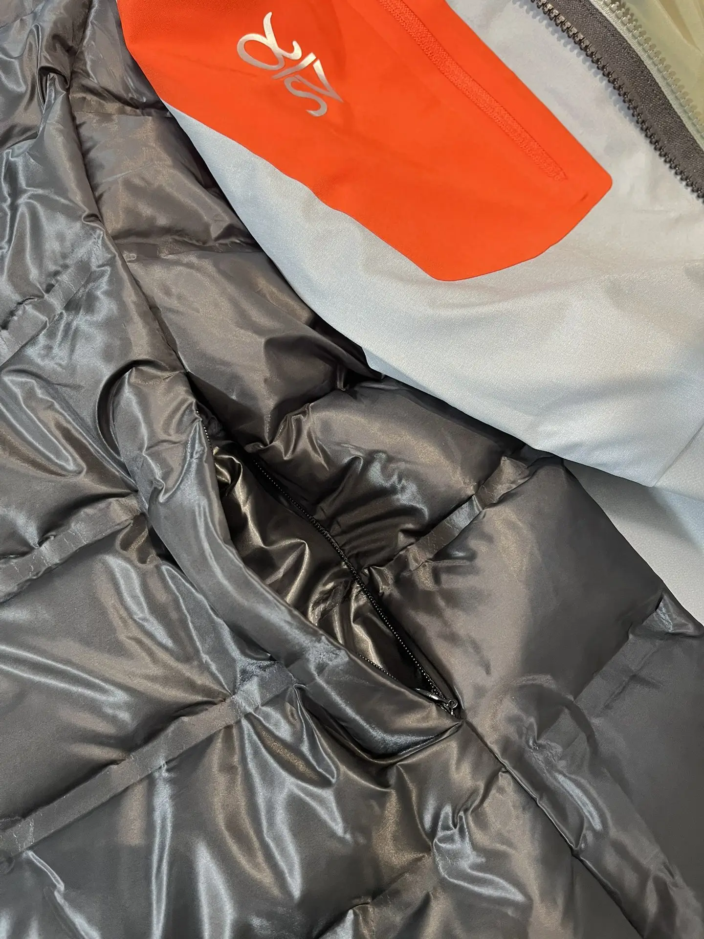 Alpha SV 3-in-1 GORE-TEX Shell and Down Jacket D46020701 — view 4