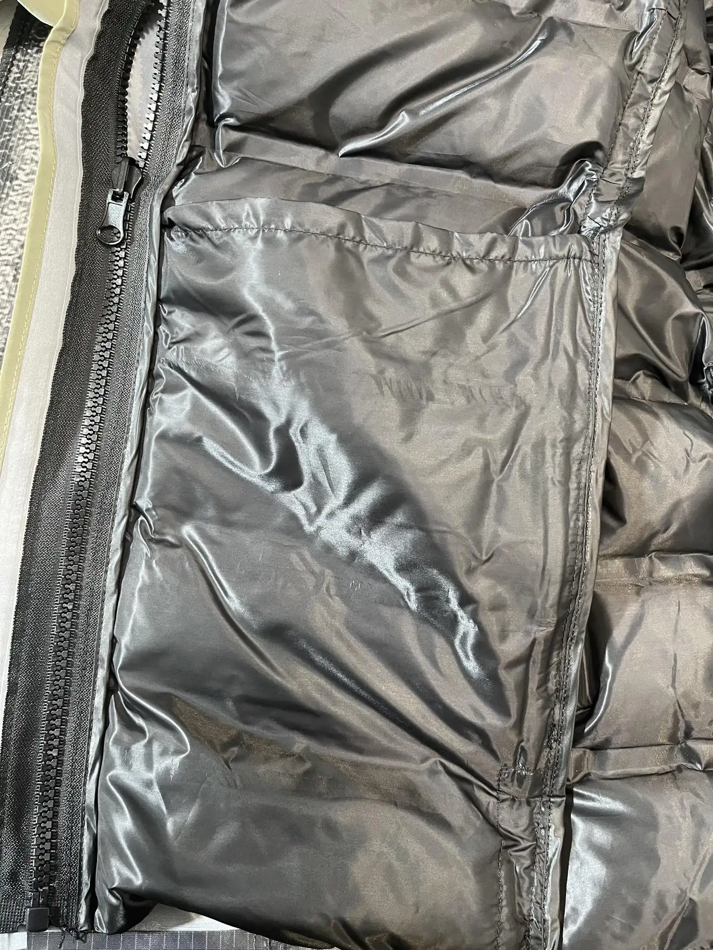 Alpha SV 3-in-1 GORE-TEX Shell and Down Jacket D46020701 — view 9