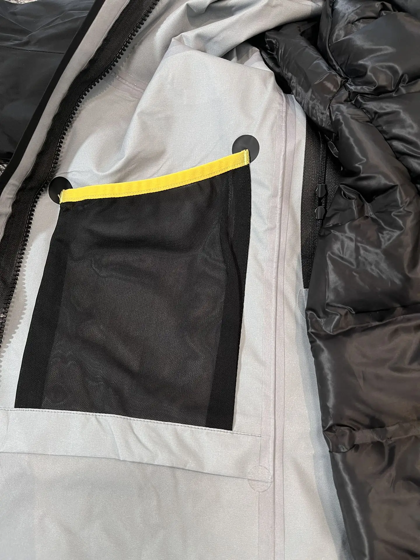 Alpha SV 3-in-1 GORE-TEX Hardshell Down Jacket D46020702 — view 9