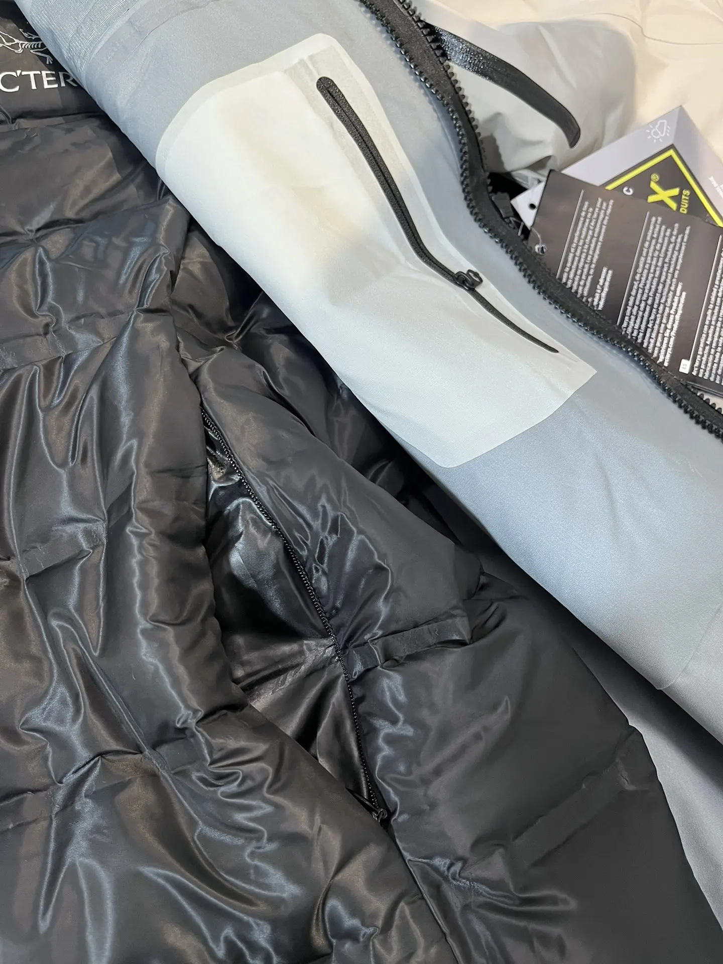 Alpha SV 3-in-1 GORE-TEX Down Jacket D46020703 — view 14