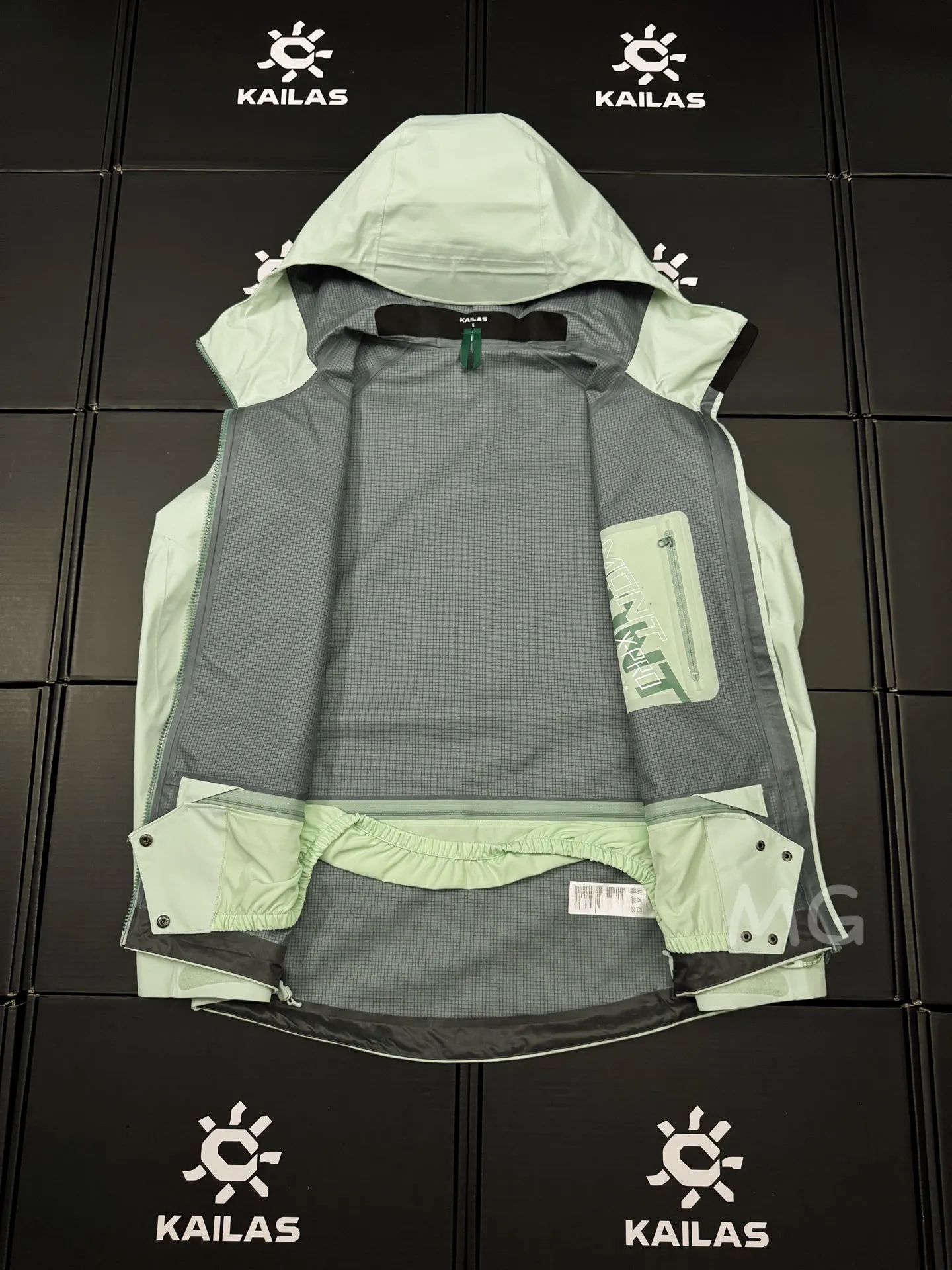 Mont-X Pro Waterproof Hardshell Jacket D46020631 — view 8