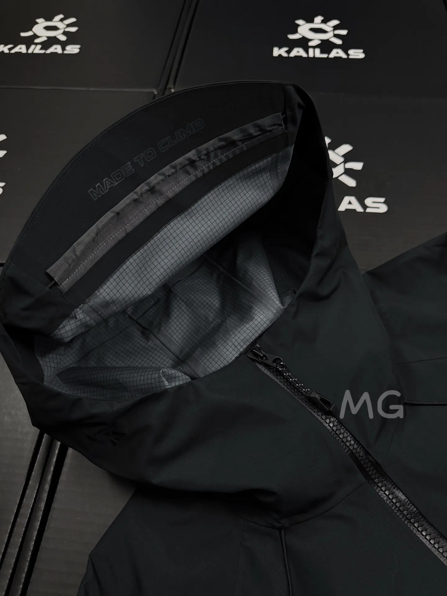 Mont-X Pro Waterproof Hardshell Jacket D46020630 — view 5