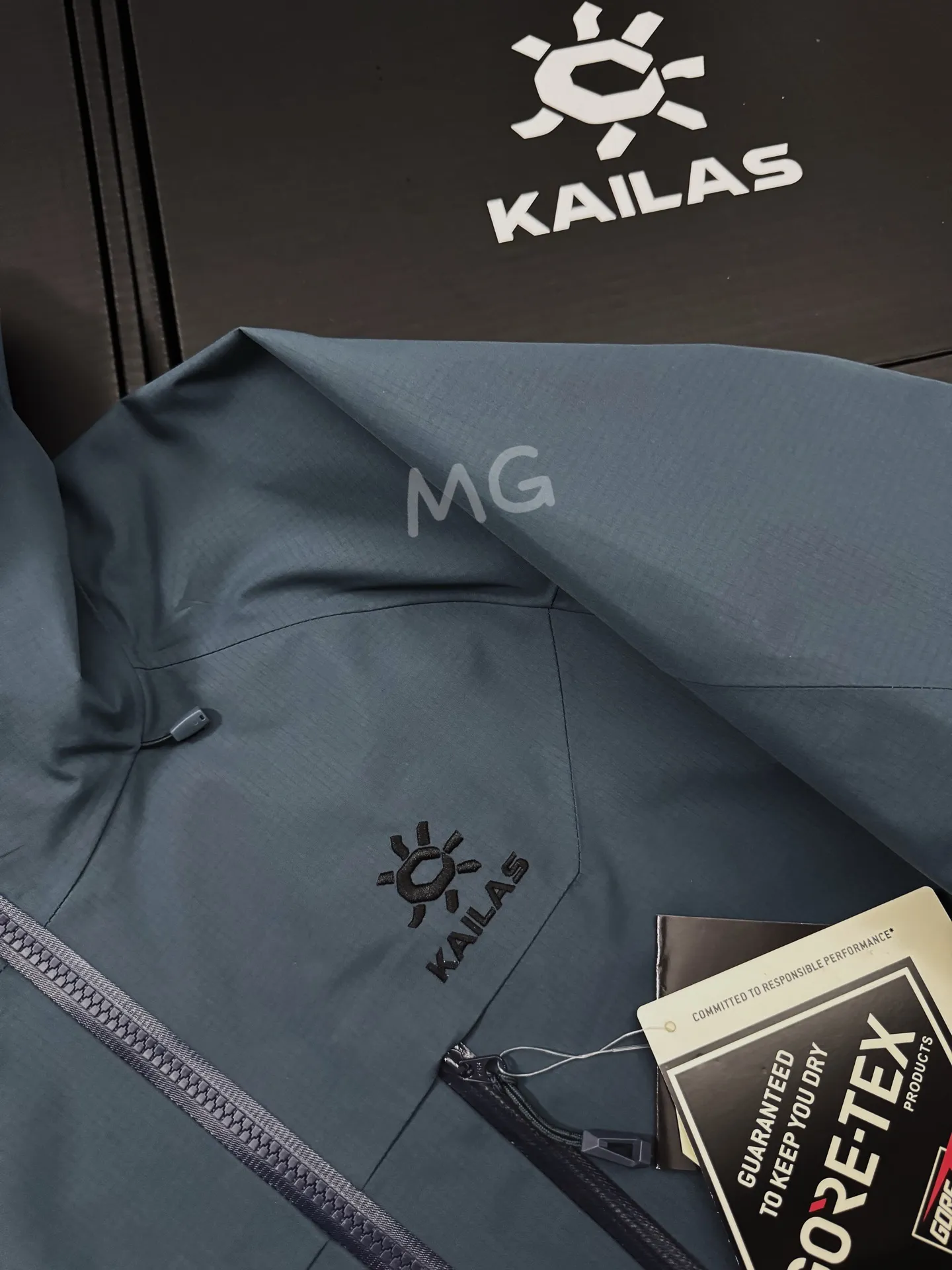 KAILAS MONT-X Pro Waterproof Hardshell Jacket D46020634 — view 3