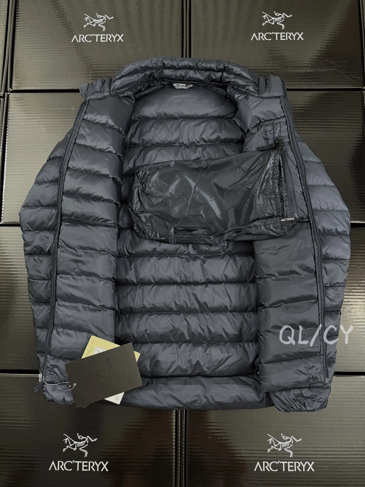 Cerium Lightweight Down-Filled Puffer Jacket D46020966 — view 7