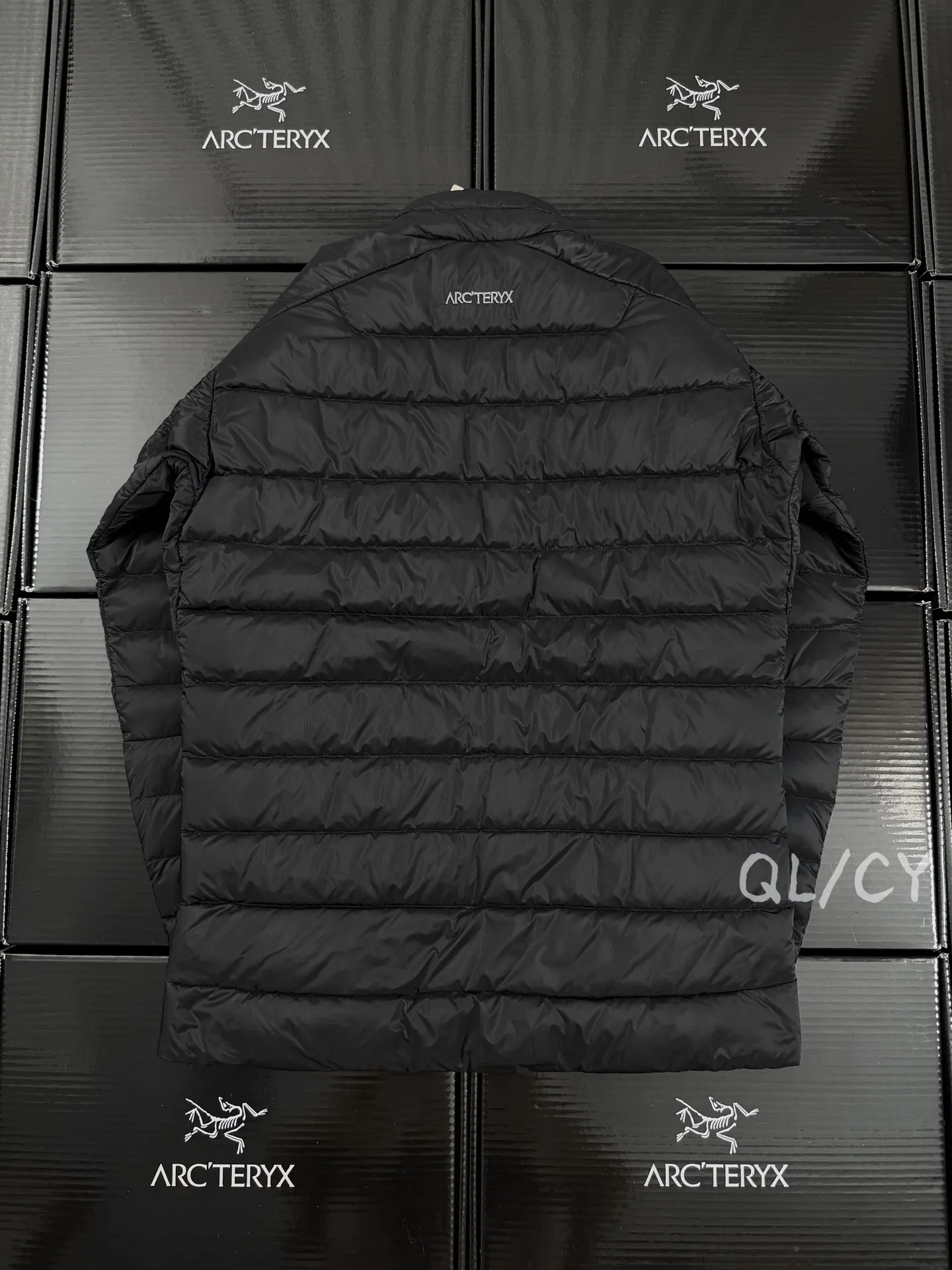 Cerium Lightweight Down-Filled Puffer Jacket D46020965 — view 2