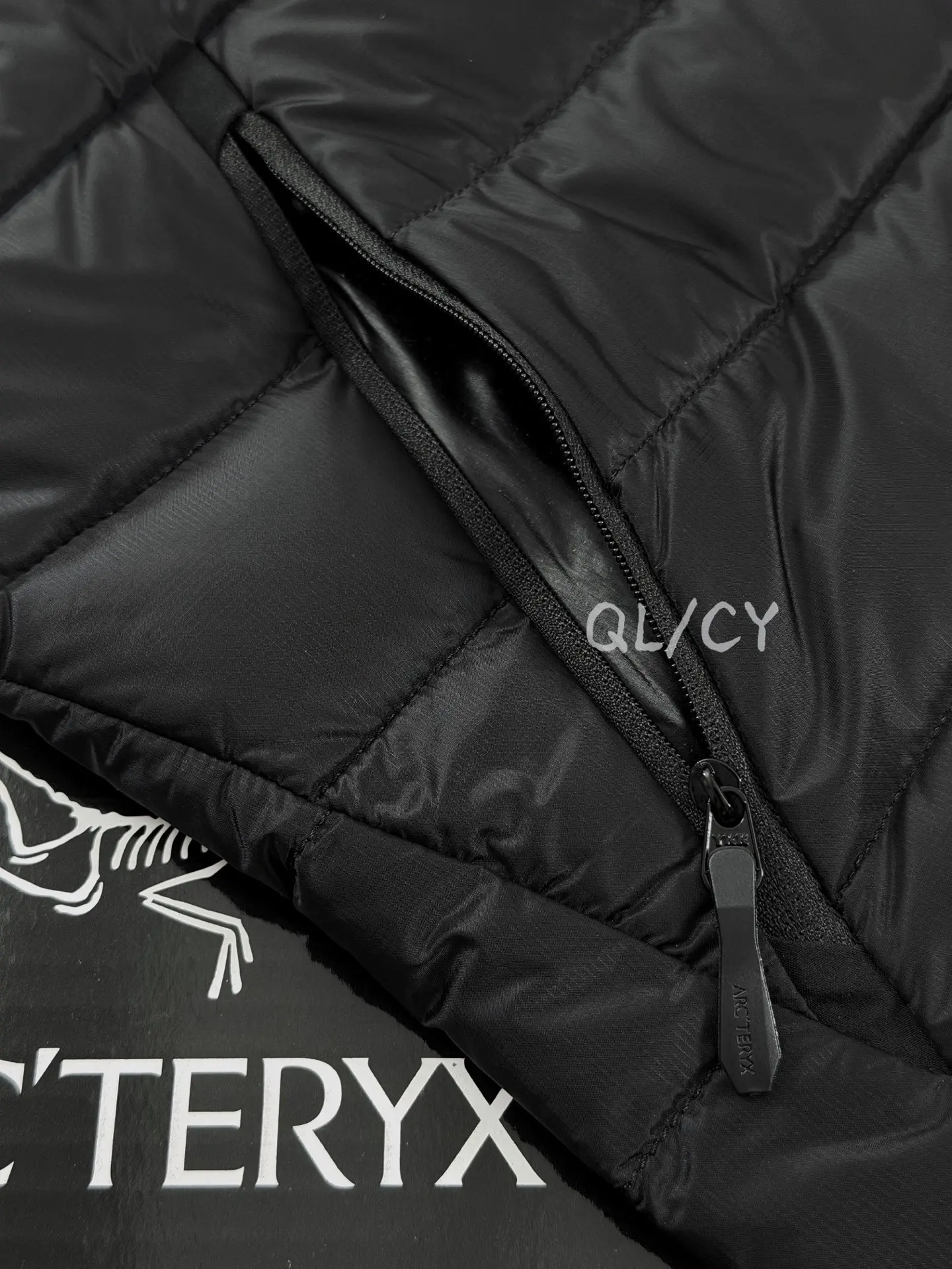 Cerium Lightweight Down-Filled Puffer Jacket D46020965 — view 5