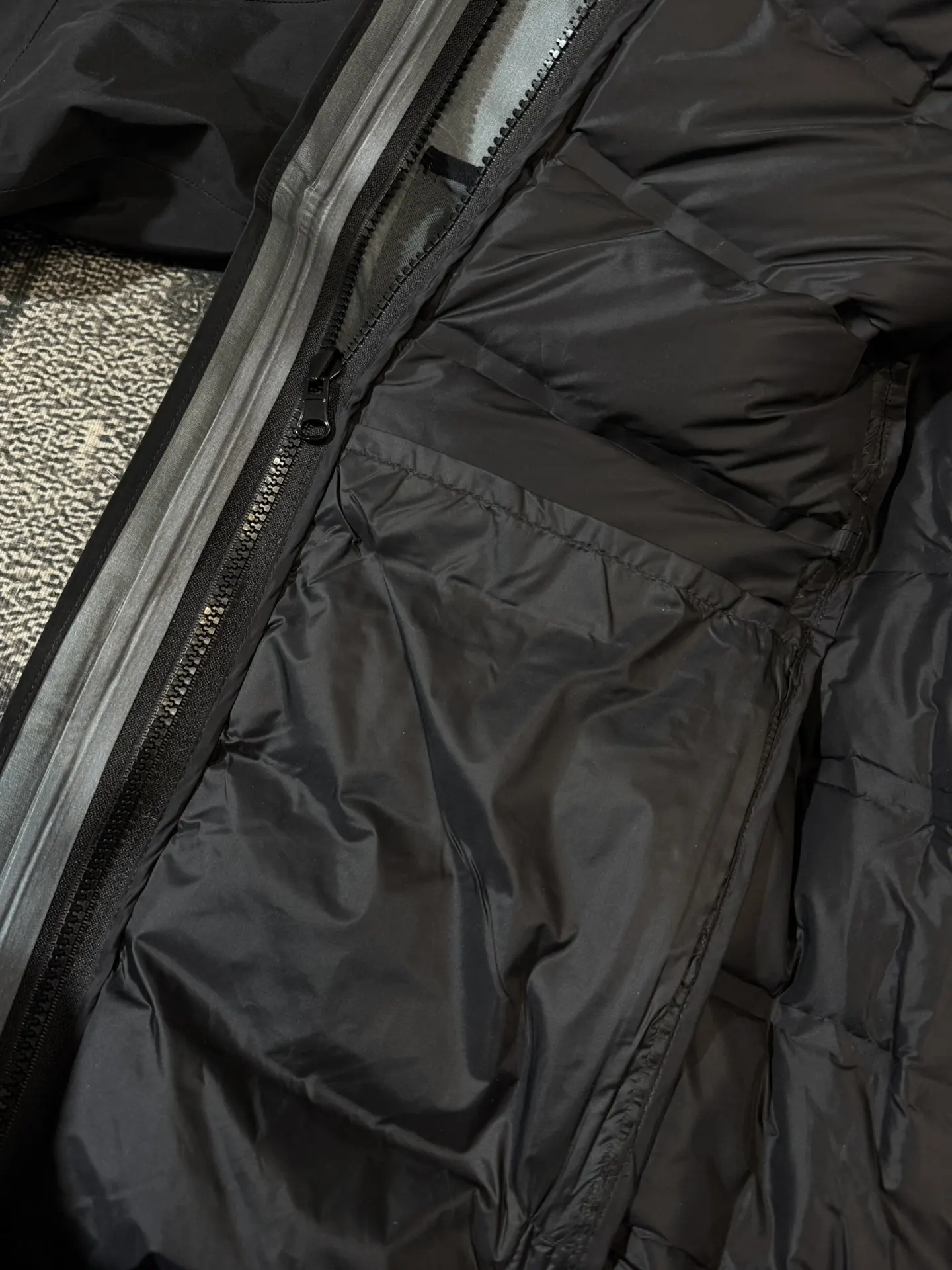 Alpha SV 3-in-1 GORE-TEX Hooded Jacket D48020695 — view 7