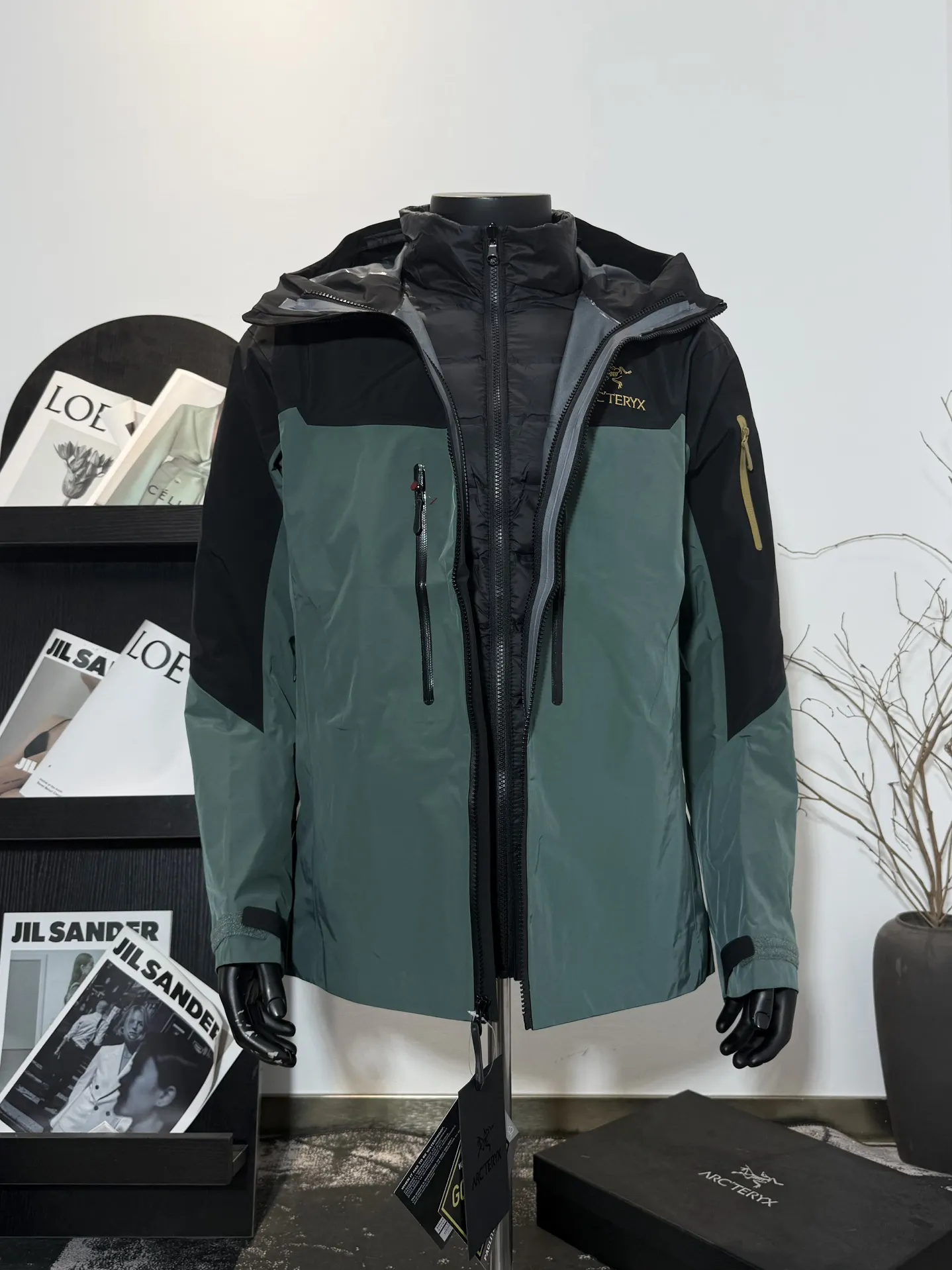 Alpha SV 3-in-1 GORE-TEX Down Jacket D48020699