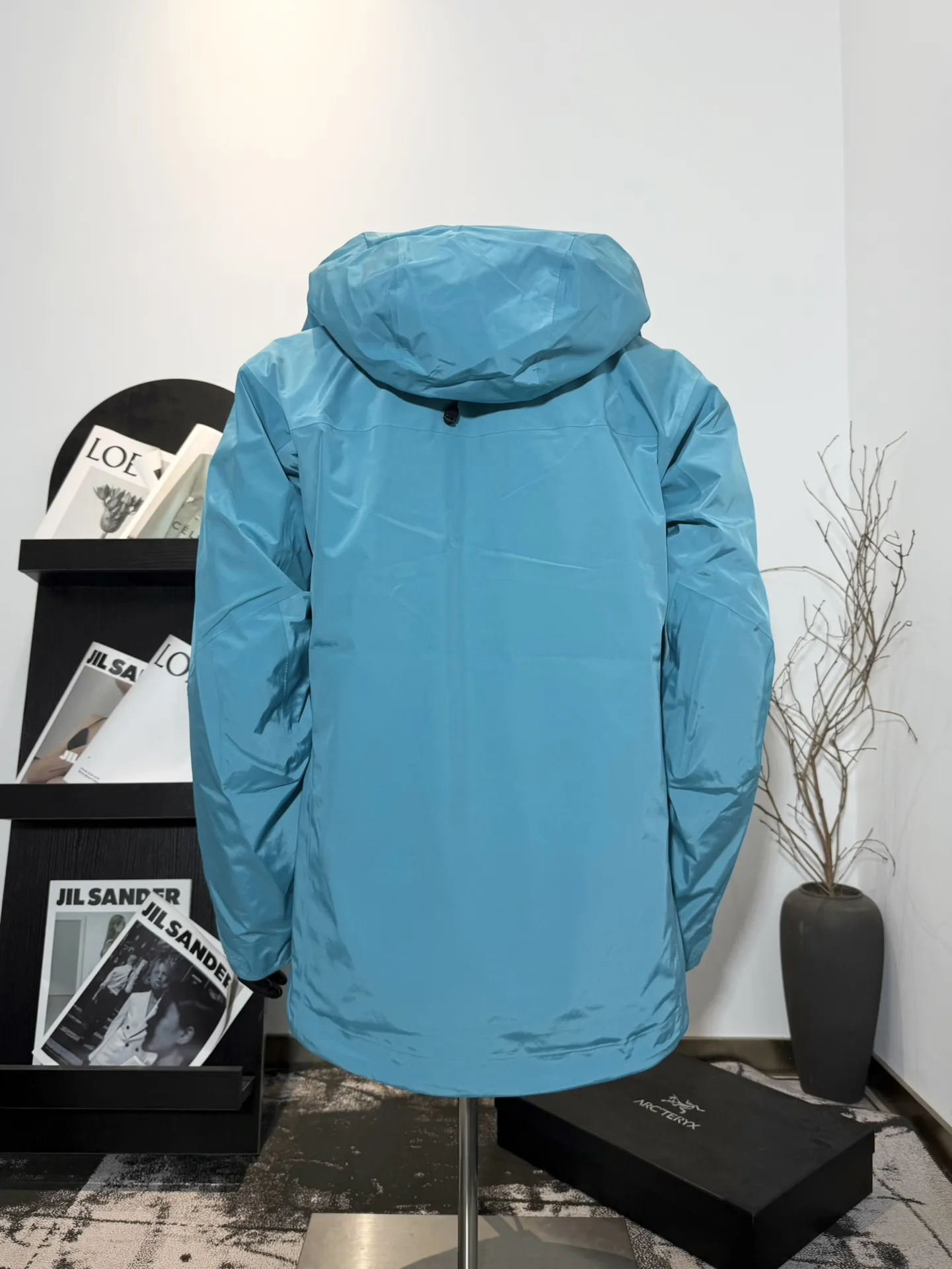 Alpha SV 3-in-1 GORE-TEX Hardshell Jacket D48020696 — view 2
