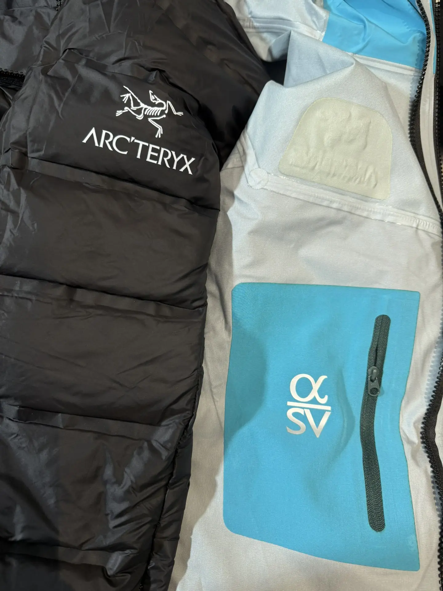 Alpha SV 3-in-1 GORE-TEX Hardshell Jacket D48020696 — view 3
