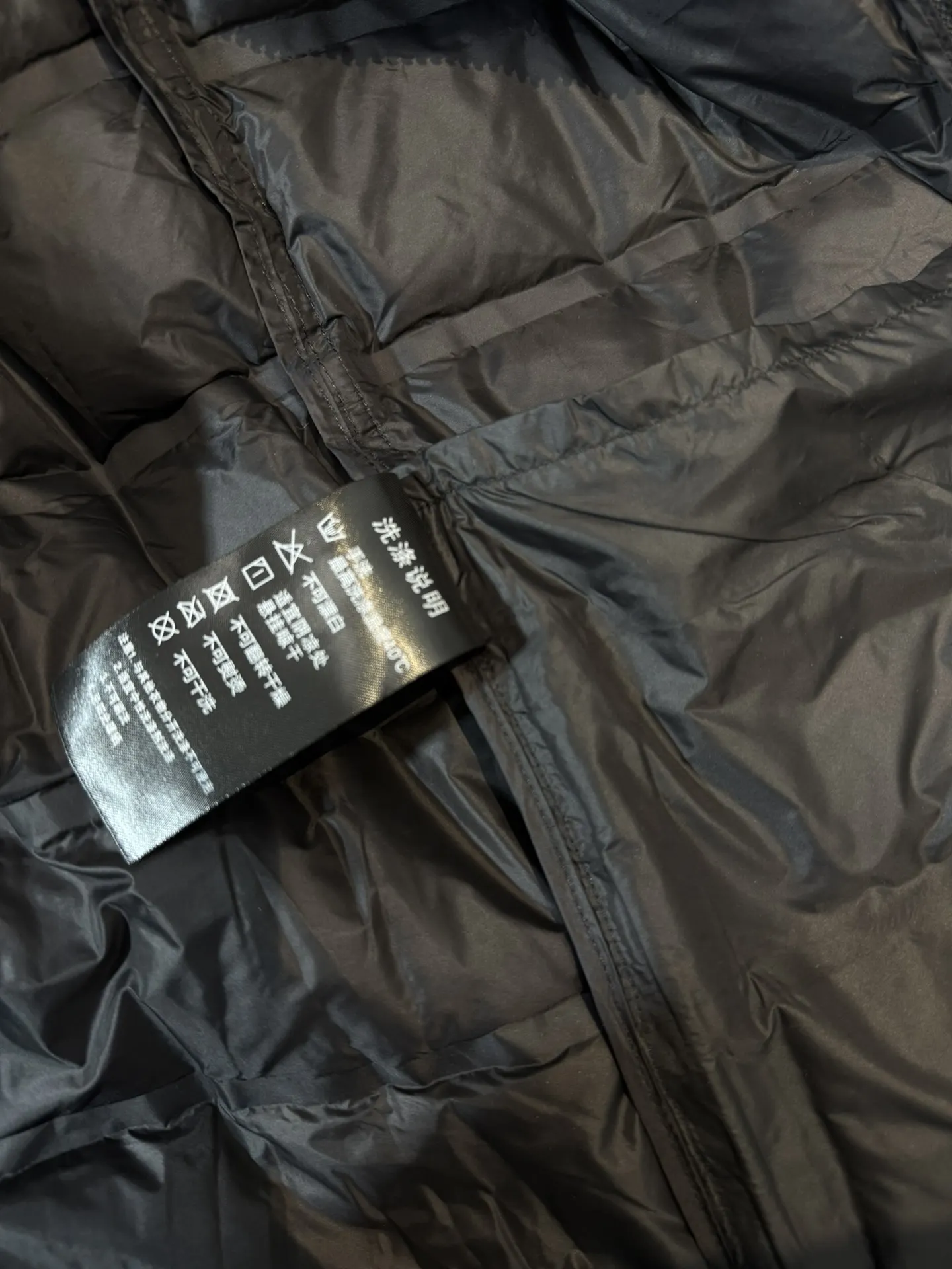 Alpha SV 3-in-1 GORE-TEX Hardshell Jacket D48020696 — view 10