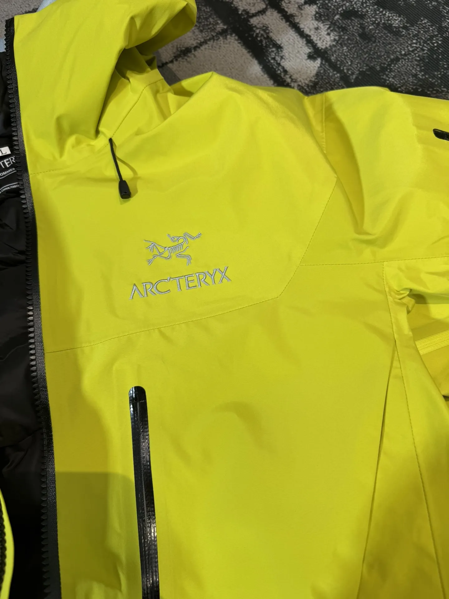 Alpha SV 3-in-1 GORE-TEX Down Jacket D48020697 — view 4