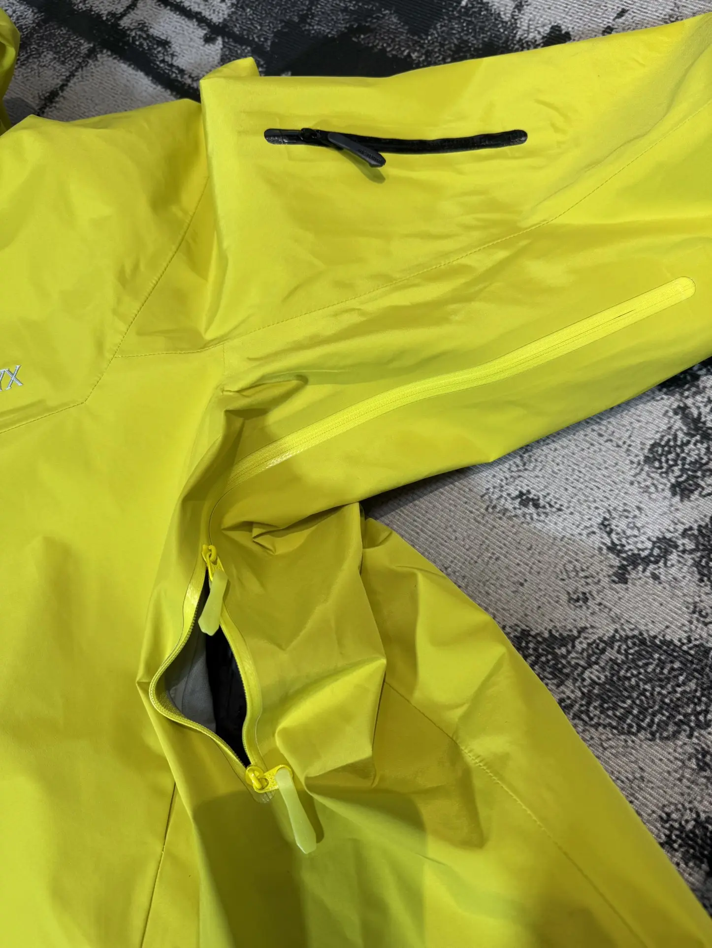 Alpha SV 3-in-1 GORE-TEX Down Jacket D48020697 — view 5