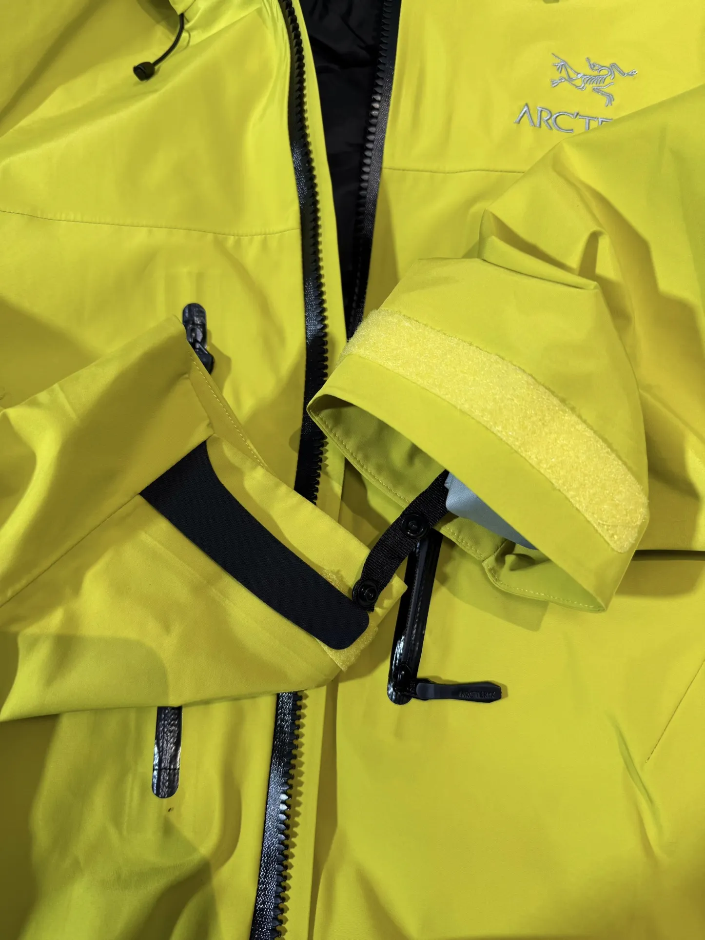 Alpha SV 3-in-1 GORE-TEX Down Jacket D48020697 — view 12