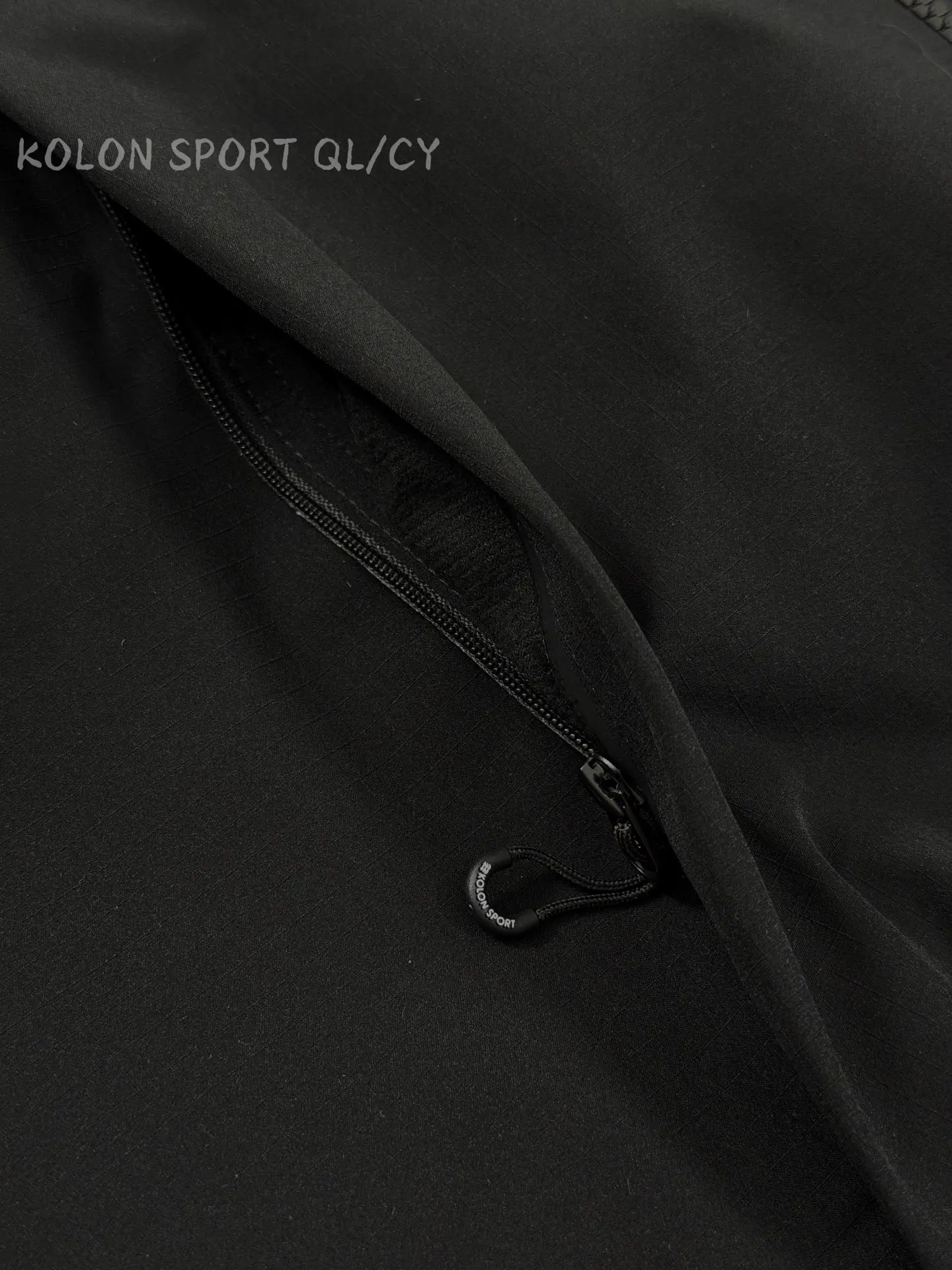 GORE-TEX 800-Fill Goose Down Hooded Jacket D51020973 — view 4