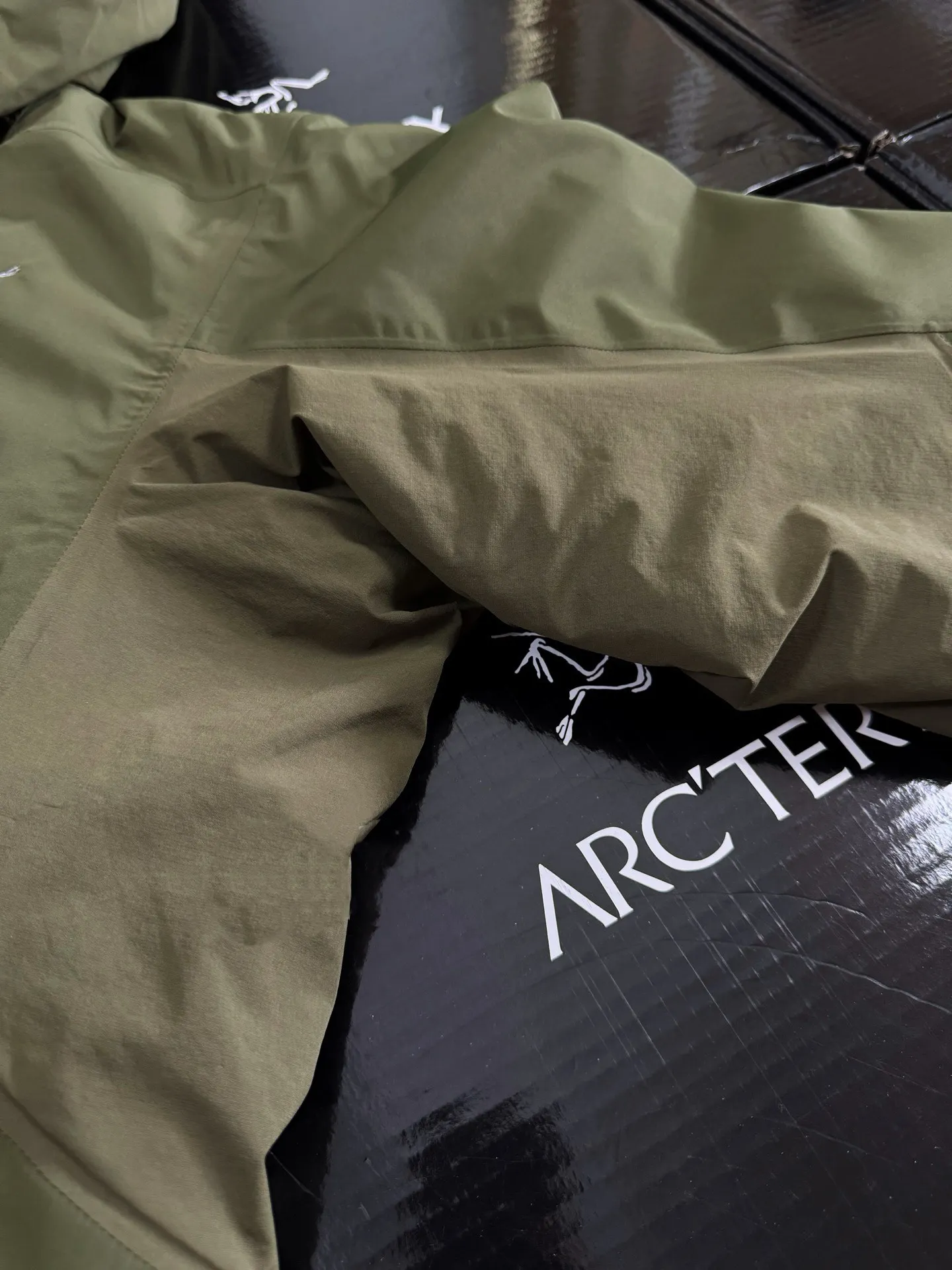 Solano Down Hoody GORE-TEX Puffer Jacket D52020889 — view 6