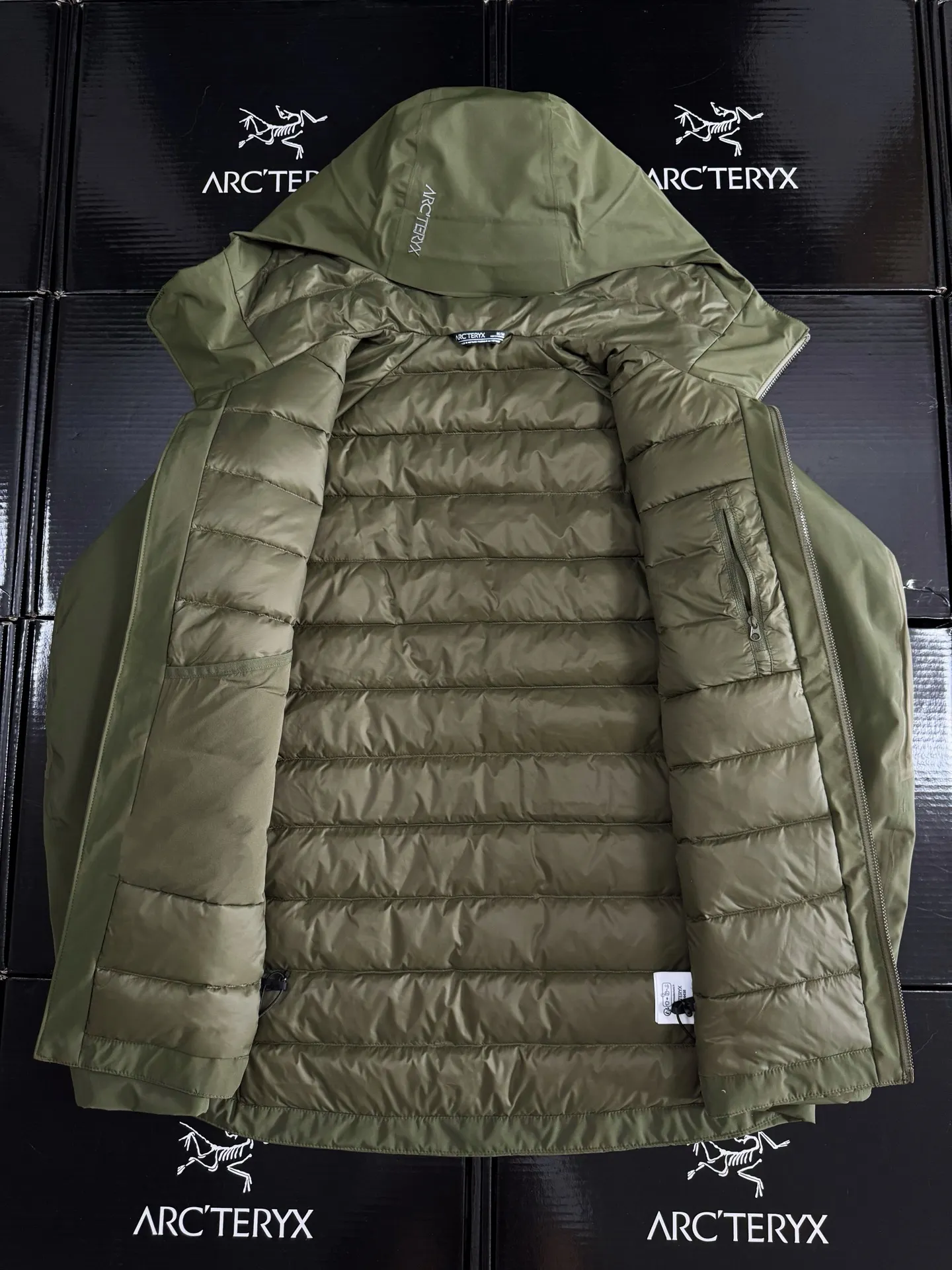 Solano Down Hoody GORE-TEX Puffer Jacket D52020889 — view 8