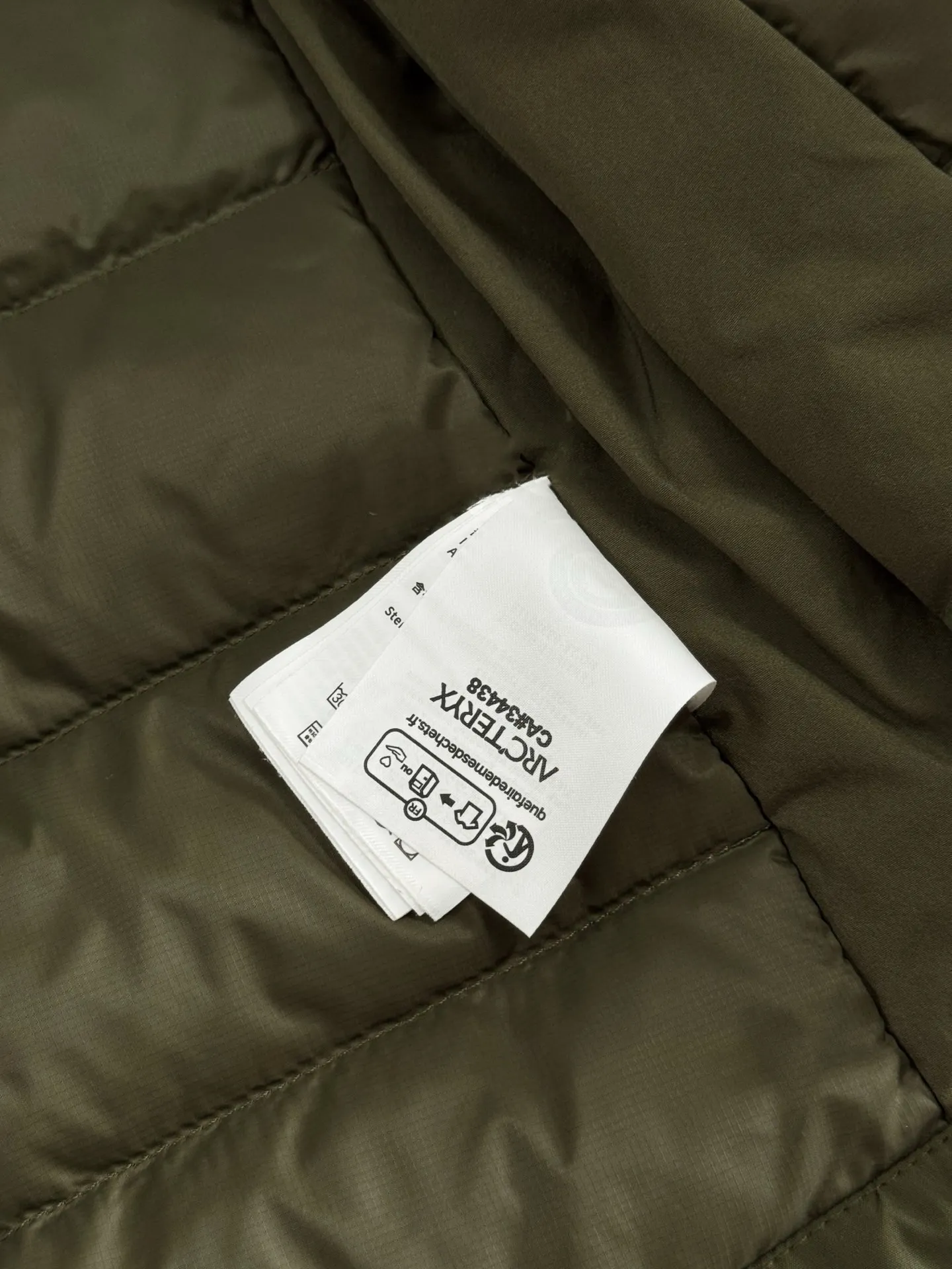 Solano Down Hoody GORE-TEX Puffer Jacket D52020889 — view 9