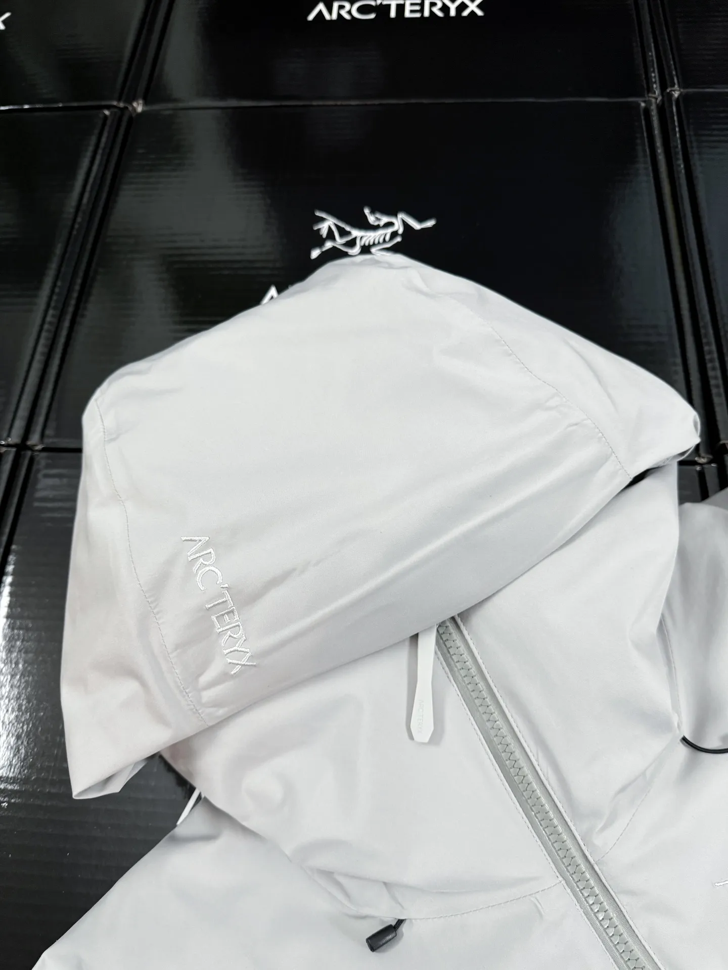 Beta Down Insulated GORE-TEX Jacket D52020574 — view 7