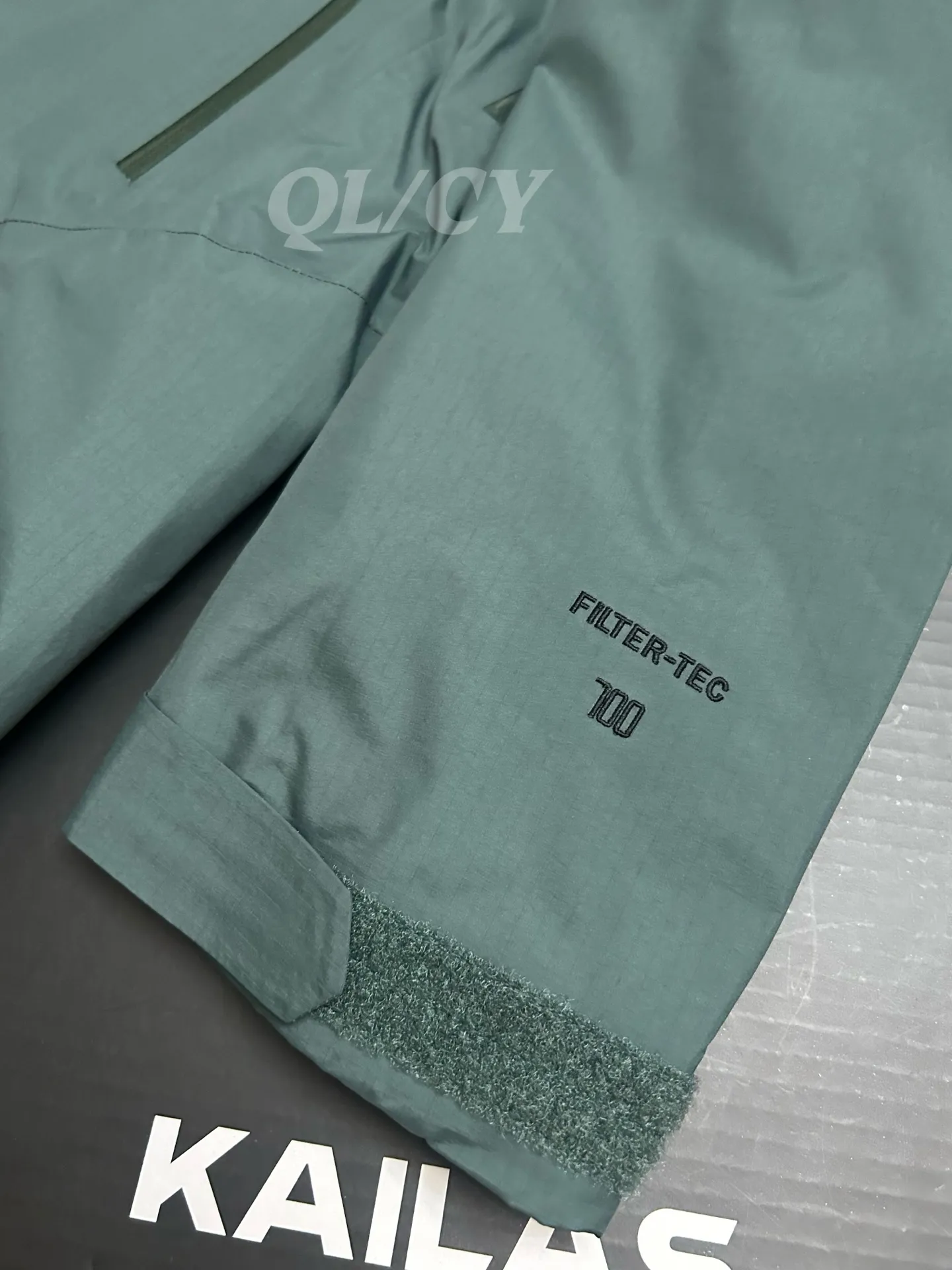 Aspen Hardshell Down-Filled Hooded Jacket D56020726 — view 2
