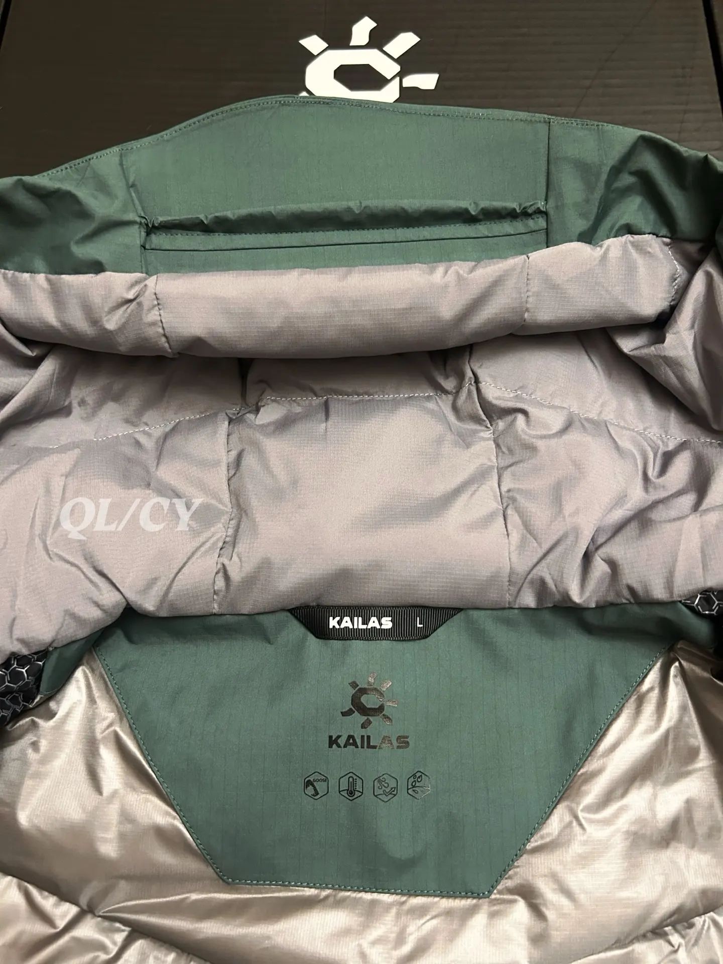 Aspen Hardshell Down-Filled Hooded Jacket D56020726 — view 8