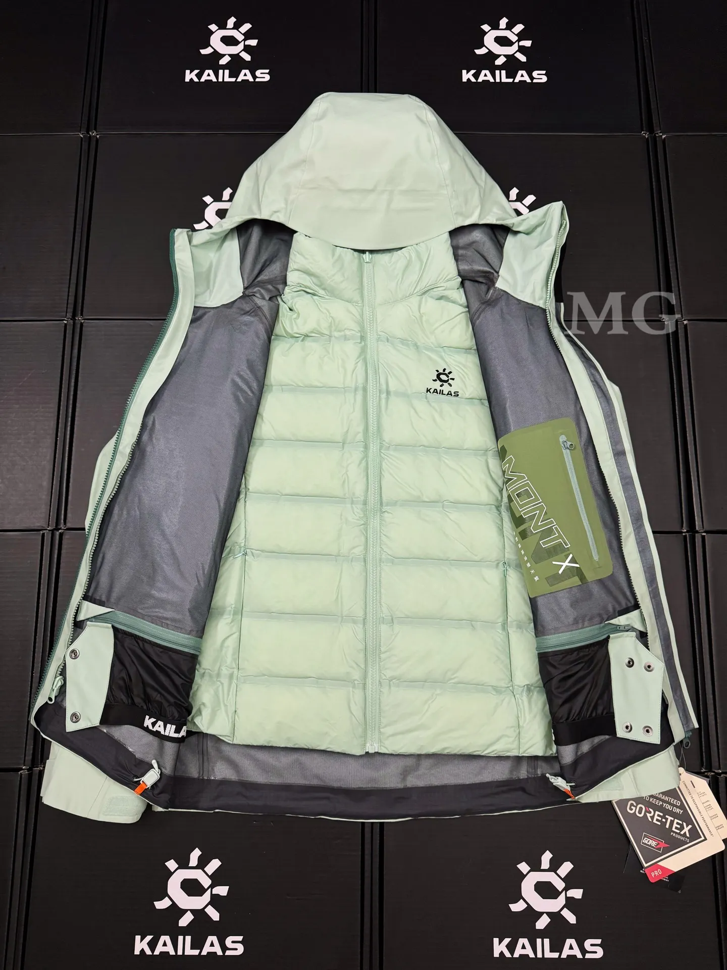 Mont-X 3-in-1 GORE-TEX Down Jacket D58020911 — view 4