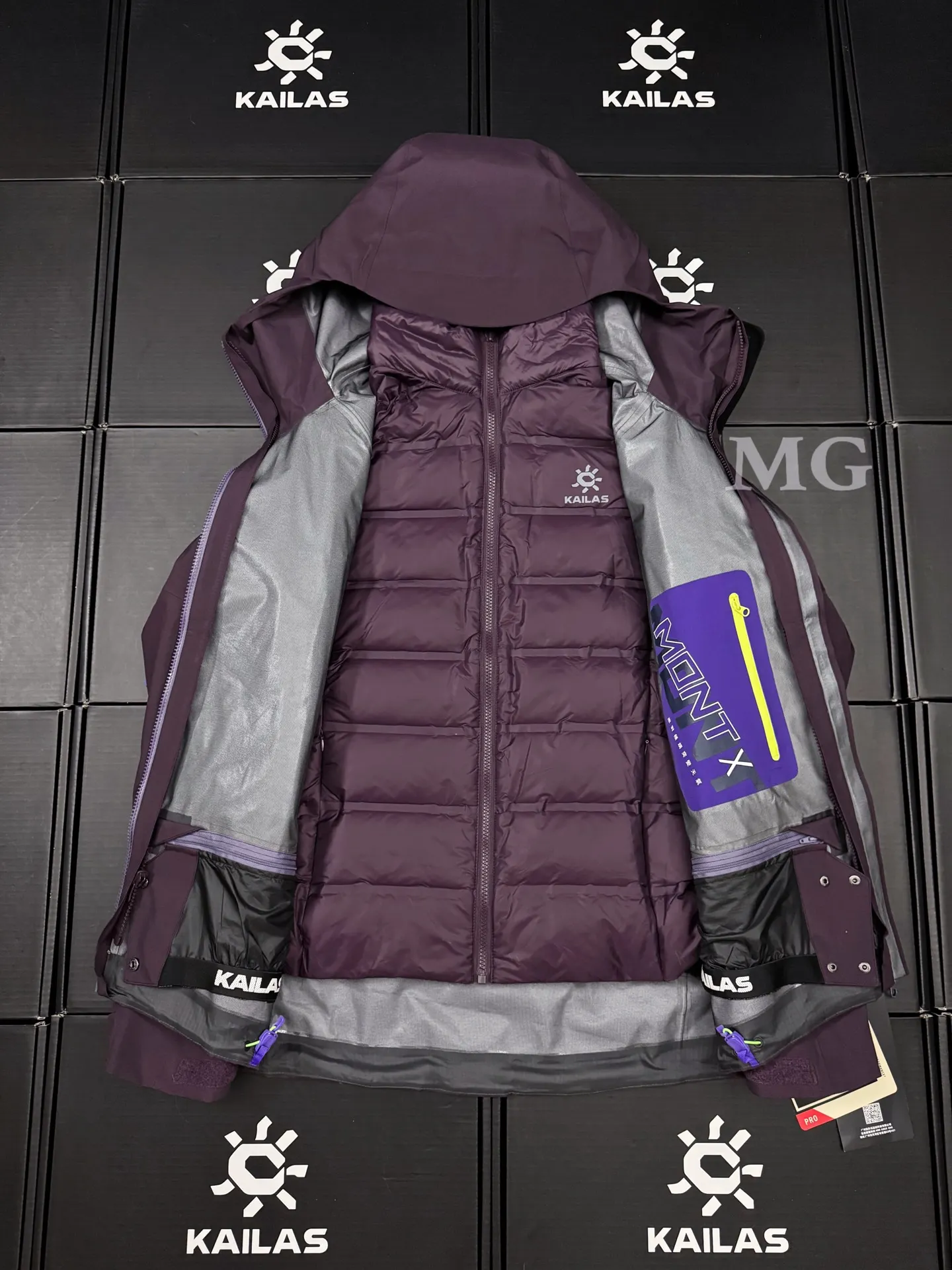 Mont-X 3-in-1 GORE-TEX Down Jacket D58020910 — view 4