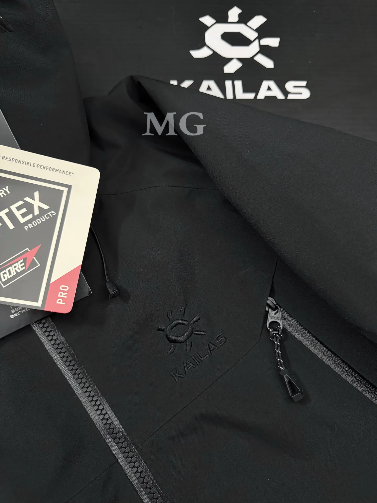 Mont-X 3-in-1 GORE-TEX Down Jacket D58020909 — view 8