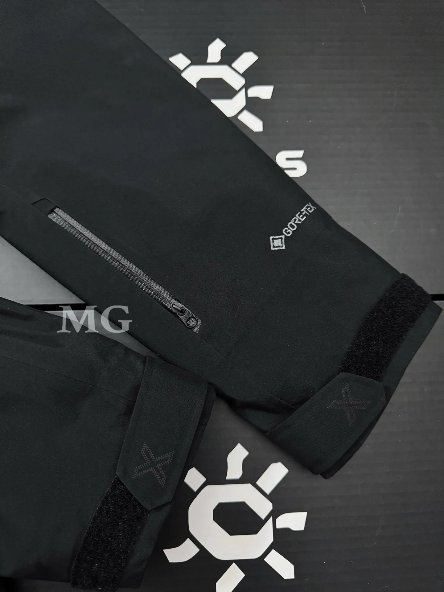 Mont-X 3-in-1 GORE-TEX Down Jacket D58020909 — view 9