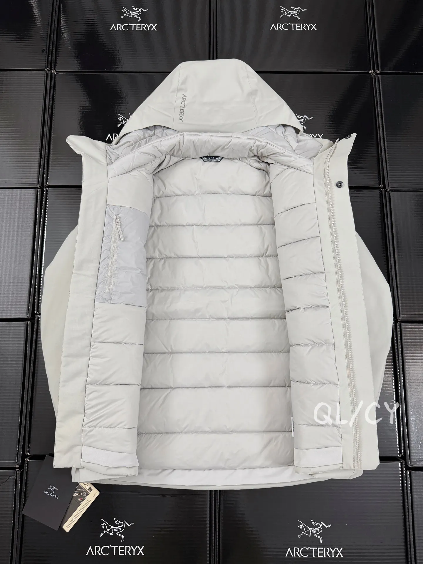 Therme GORE-TEX Down-Filled Hooded Jacket D58020969 — view 8