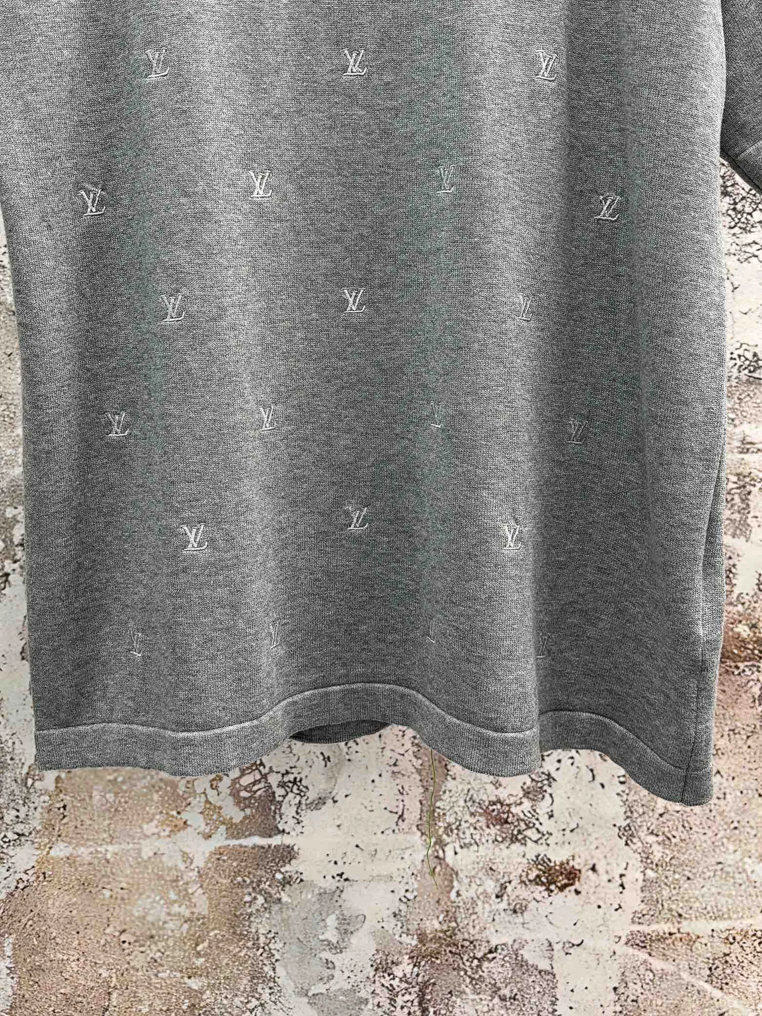 Monogram Embroidered Cotton T-Shirt D19514332 — view 4