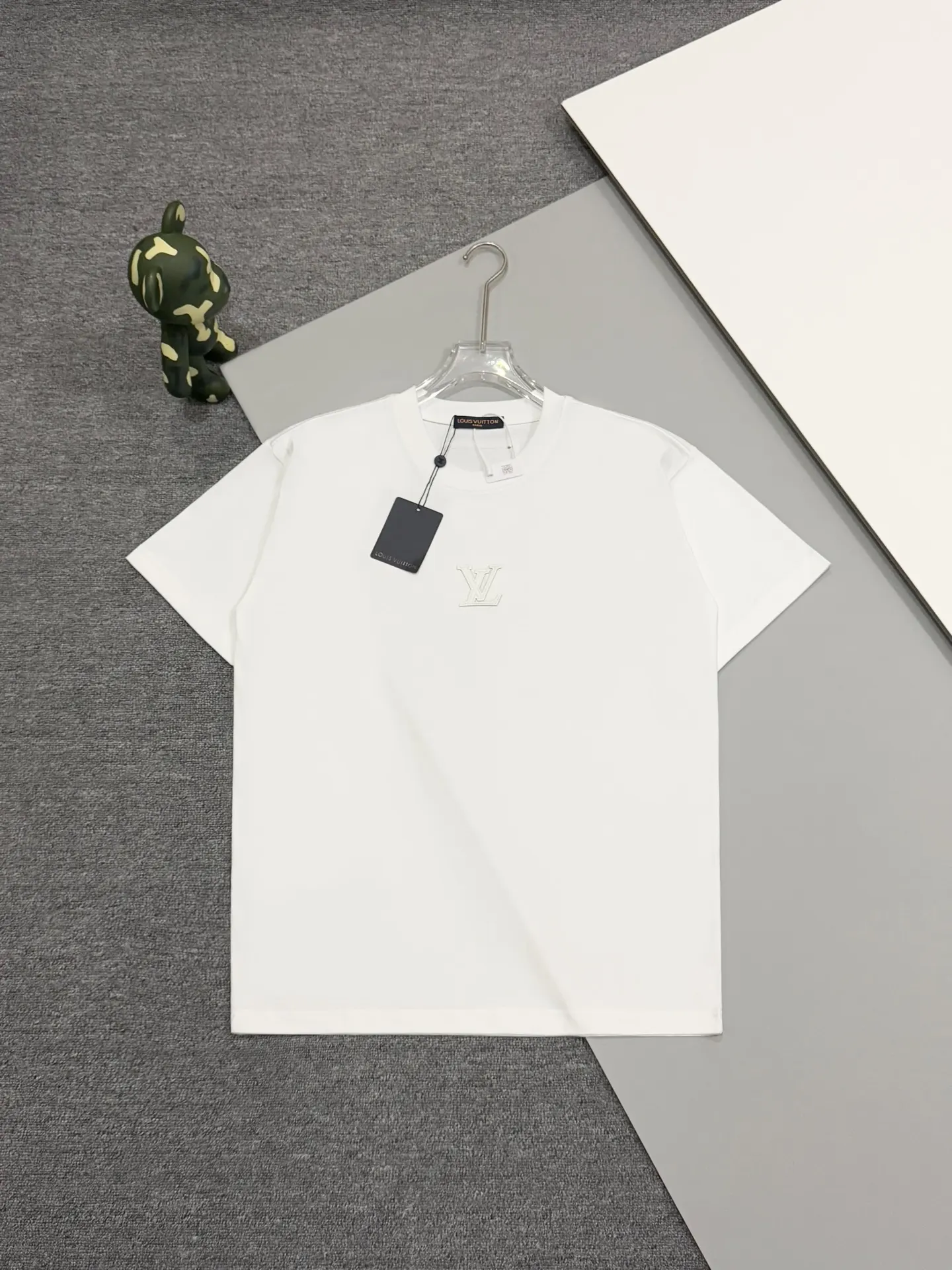 Leather Patch Embroidered Cotton T-Shirt D13513804