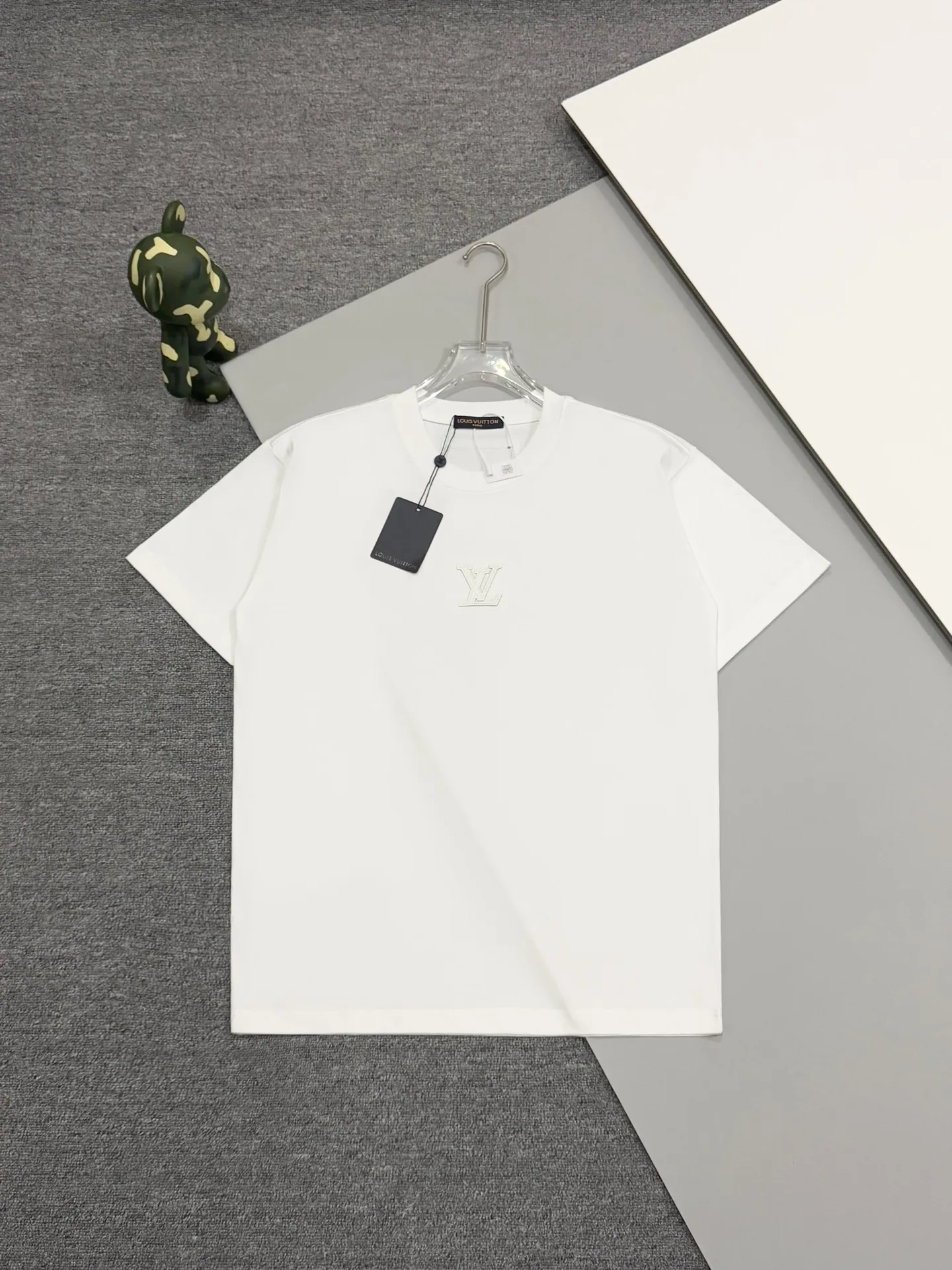 Leather Patch Embroidered Cotton T-Shirt D13513804