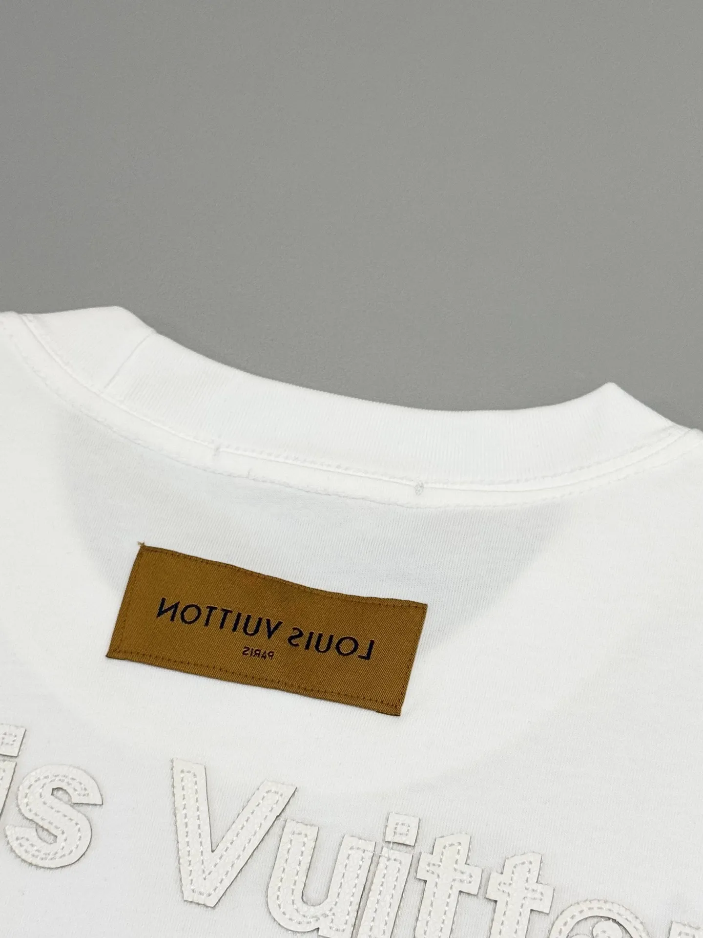 Leather Patch Embroidered Cotton T-Shirt D13513804 — view 6