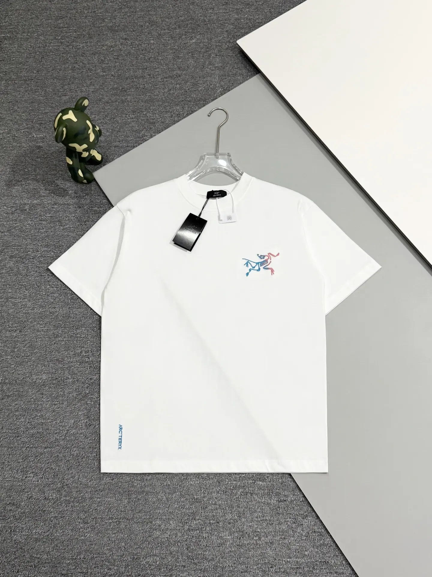 Gradient Bird Logo Cotton T-Shirt D13513756
