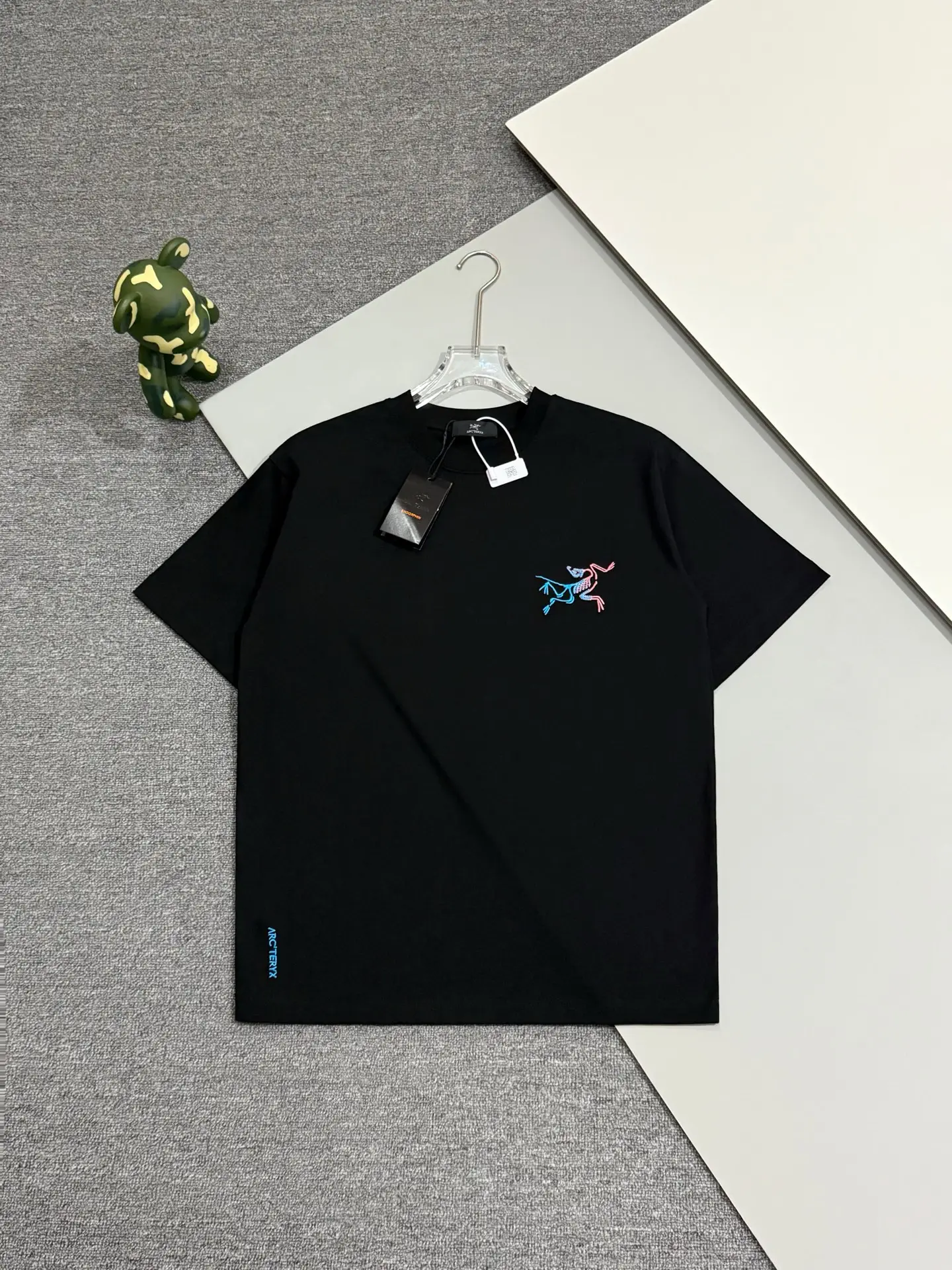 Embroidered Gradient Logo Cotton T-Shirt D13513757