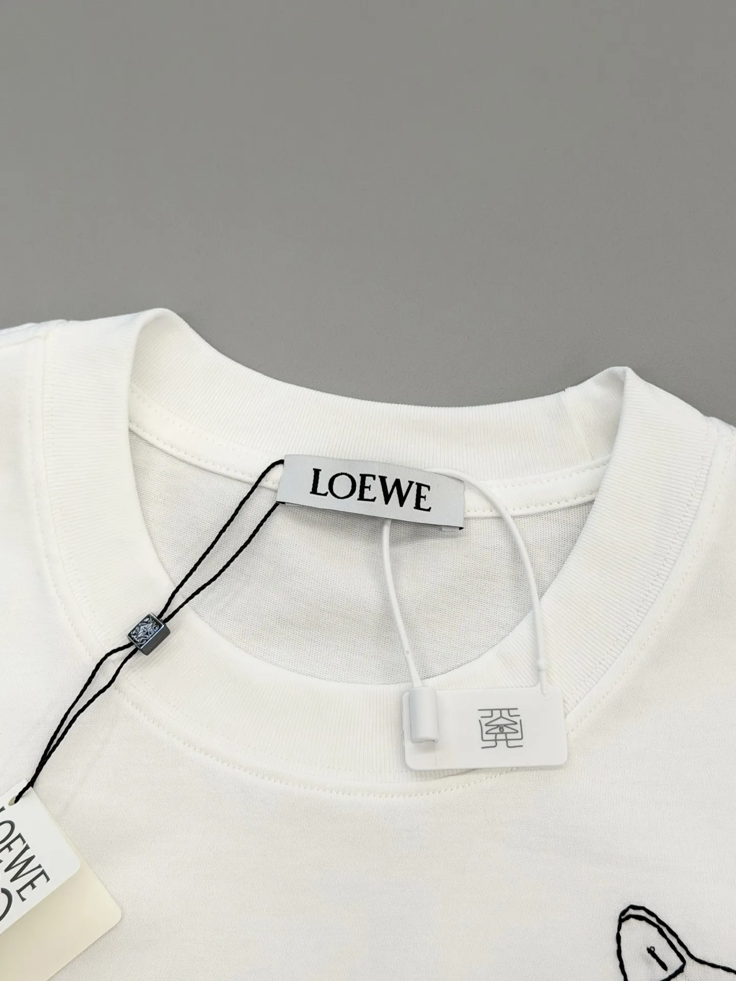 Loewe x Louis Wain Embroidered Cat T-Shirt D13513515 — view 3