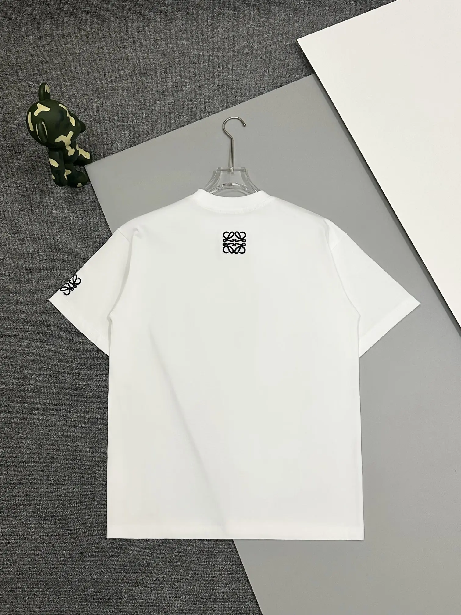 Anagram Logo Embroidered Cotton T-Shirt D13513668 — view 2