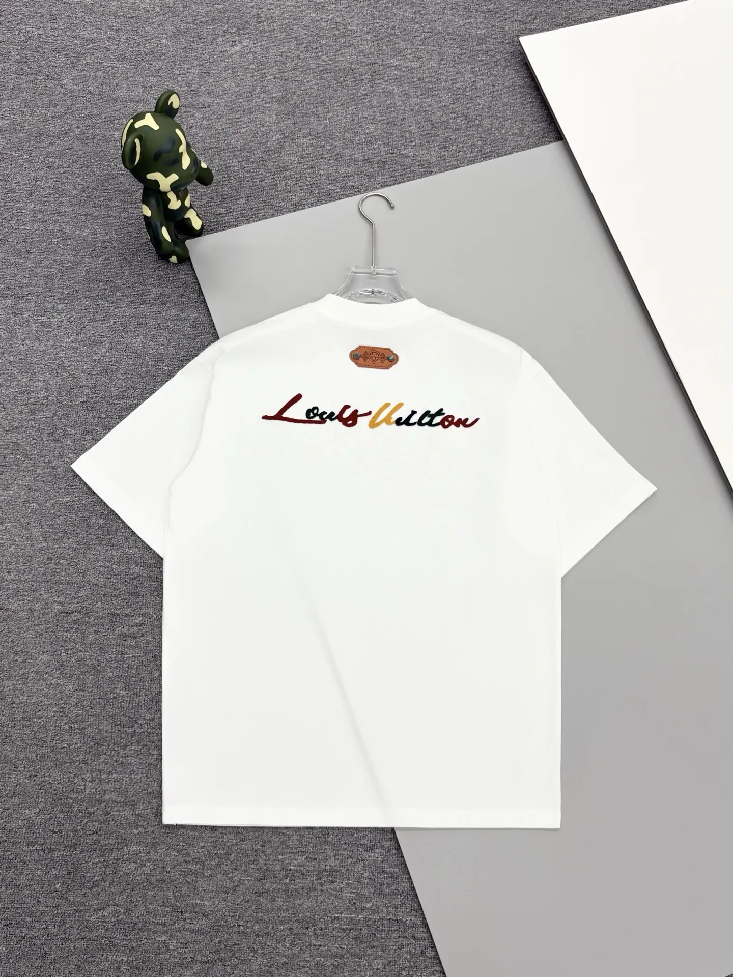 Embroidered Monogram Flower Cotton T-Shirt D14013800 — view 2