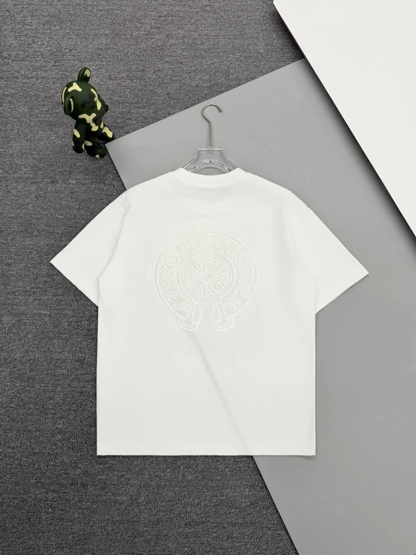 Horseshoe Embroidered Cotton T-Shirt D15013656 — view 2