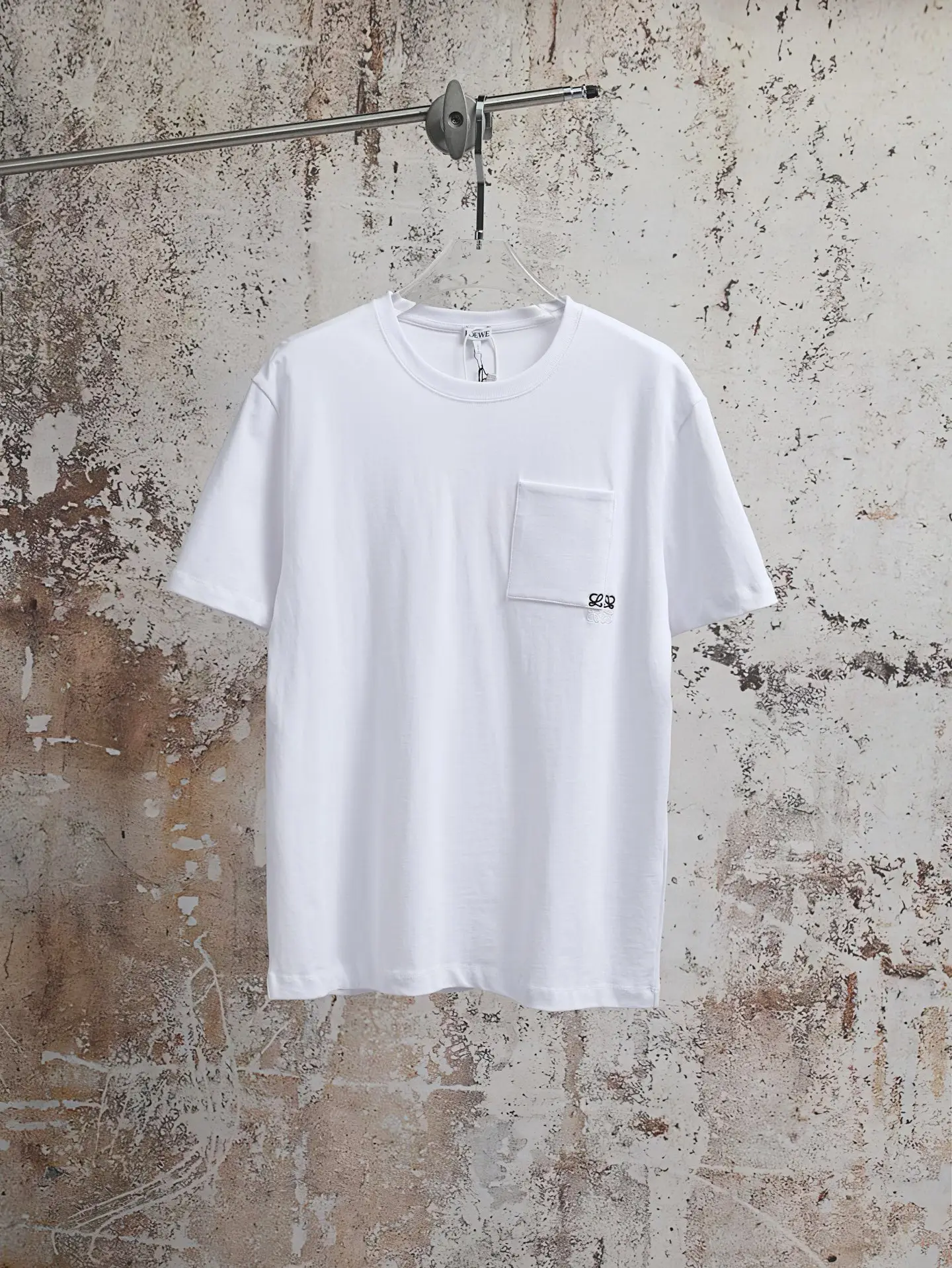 Anagram Embroidered Pocket T-Shirt D16021914