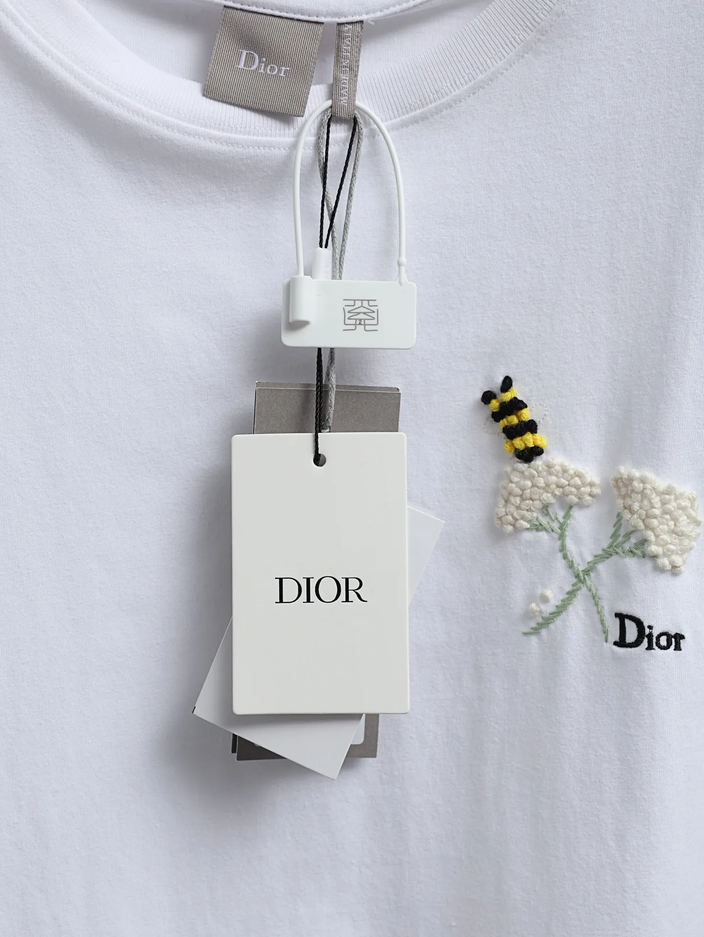 Bee Embroidery Cotton Jersey T-Shirt D17021916 — view 4