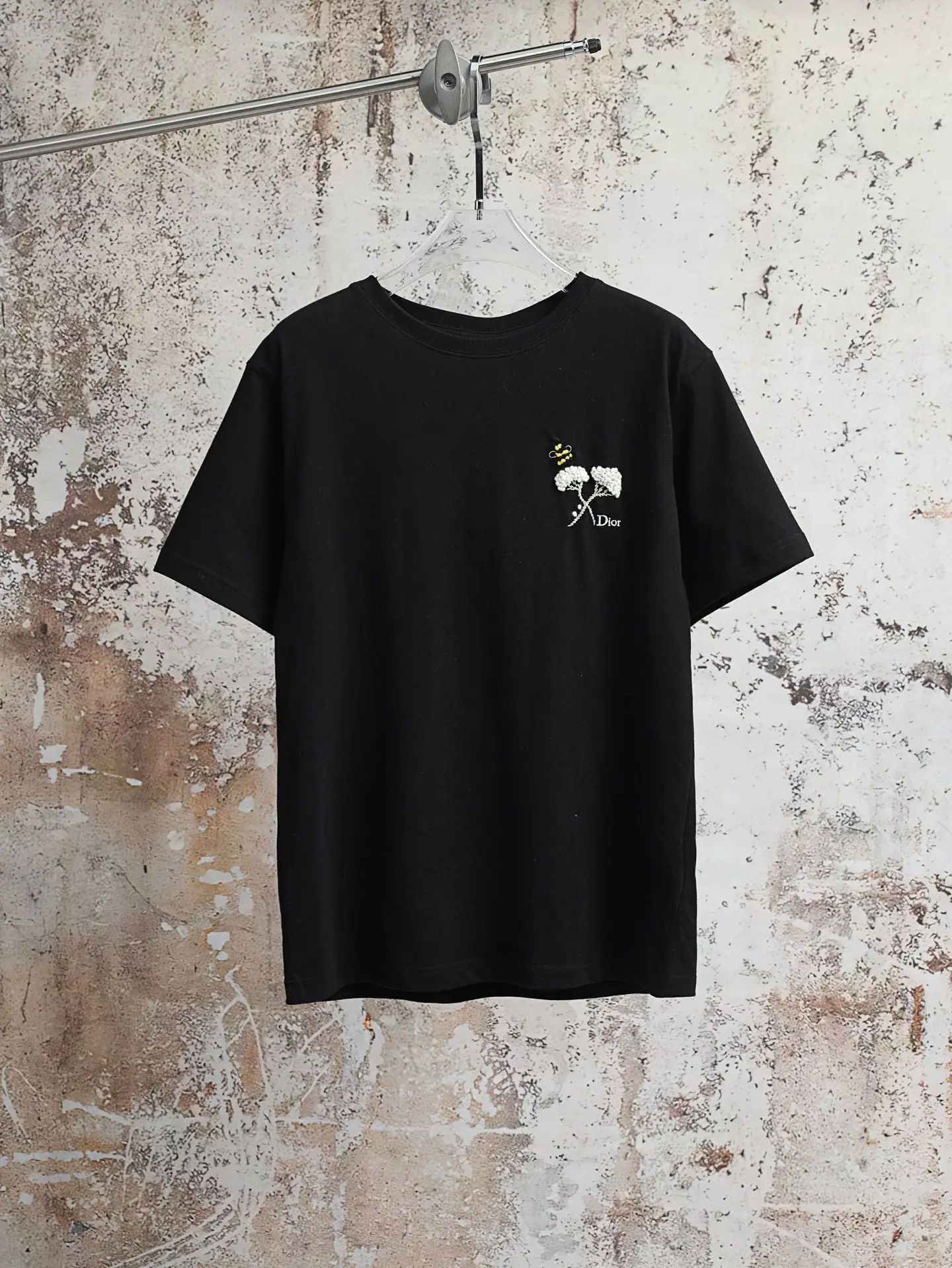 Embroidered Bee and Floral Cotton T-Shirt D17021915